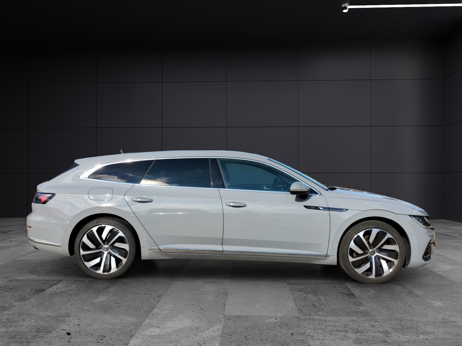 Fahrzeugabbildung Volkswagen Arteon SB R-Line TSI 4M DSG IQ.Light ACC 19