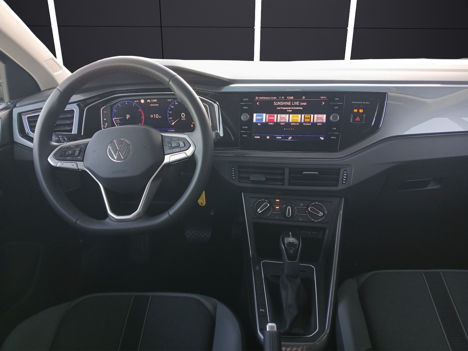Fahrzeugabbildung Volkswagen Polo TSI Style DSG Matrix Navi AID ACC PDC SH