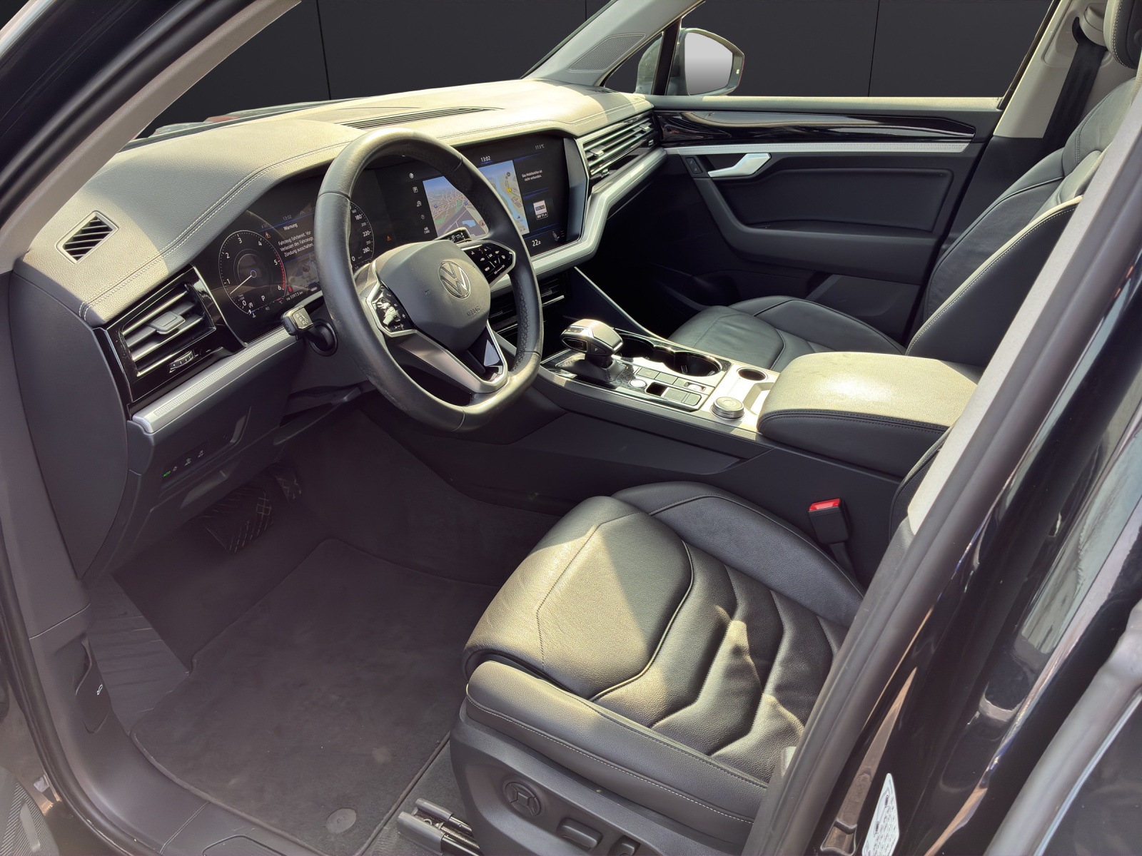 Fahrzeugabbildung Volkswagen Touareg 4M TDI DSG LED ACC STH SH LRHzg RearView Navi