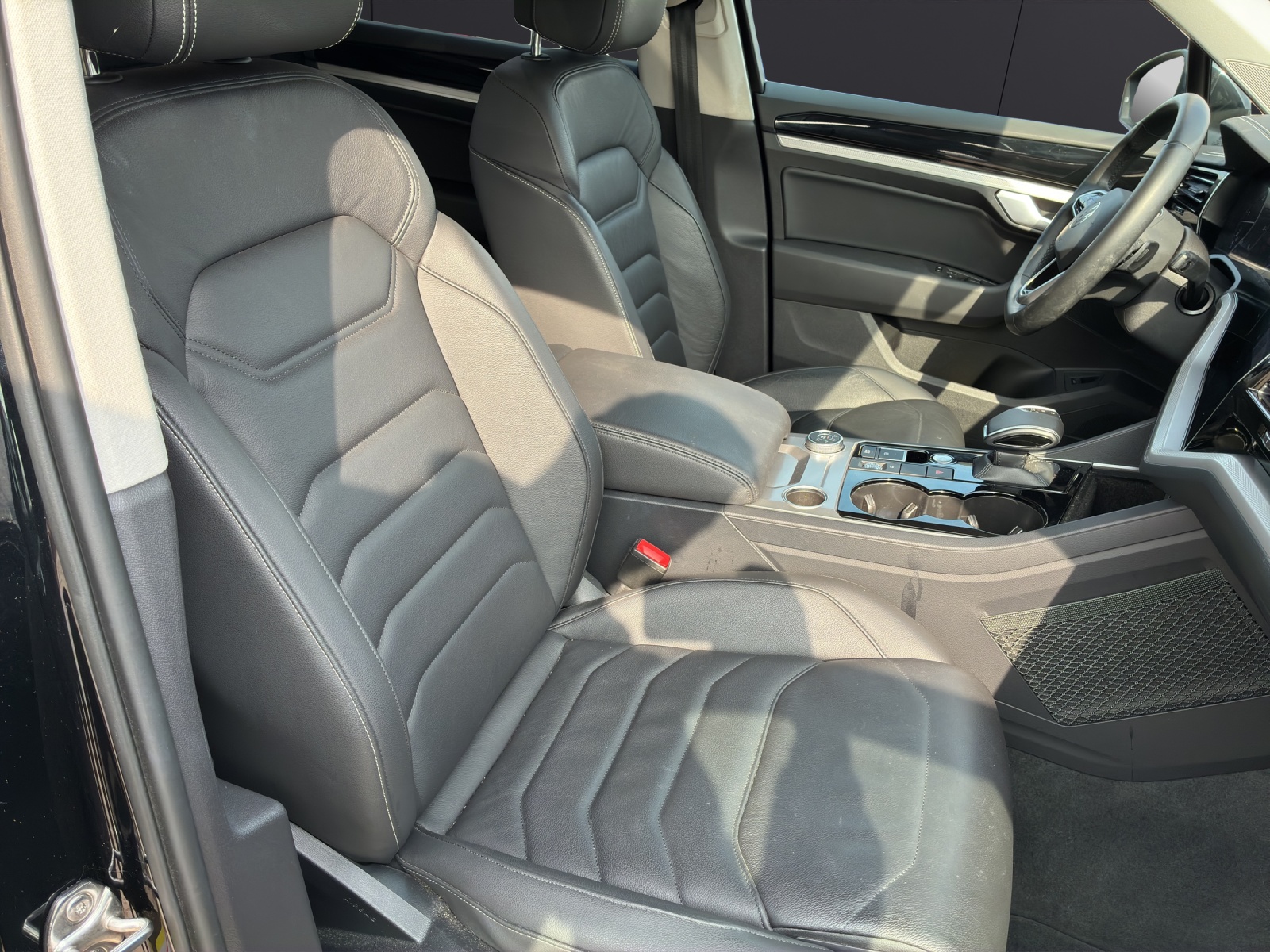 Fahrzeugabbildung Volkswagen Touareg 4M TDI DSG LED ACC STH SH LRHzg RearView Navi