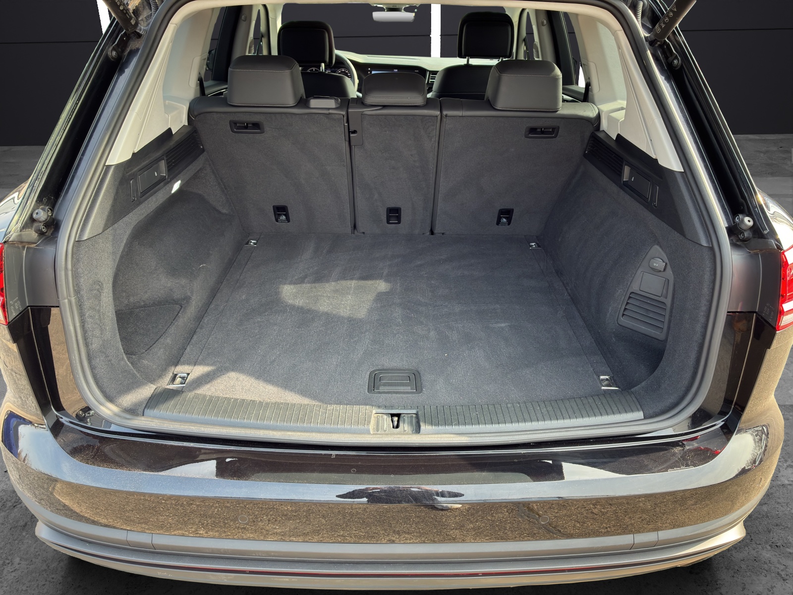 Fahrzeugabbildung Volkswagen Touareg 4M TDI DSG LED ACC STH SH LRHzg RearView Navi