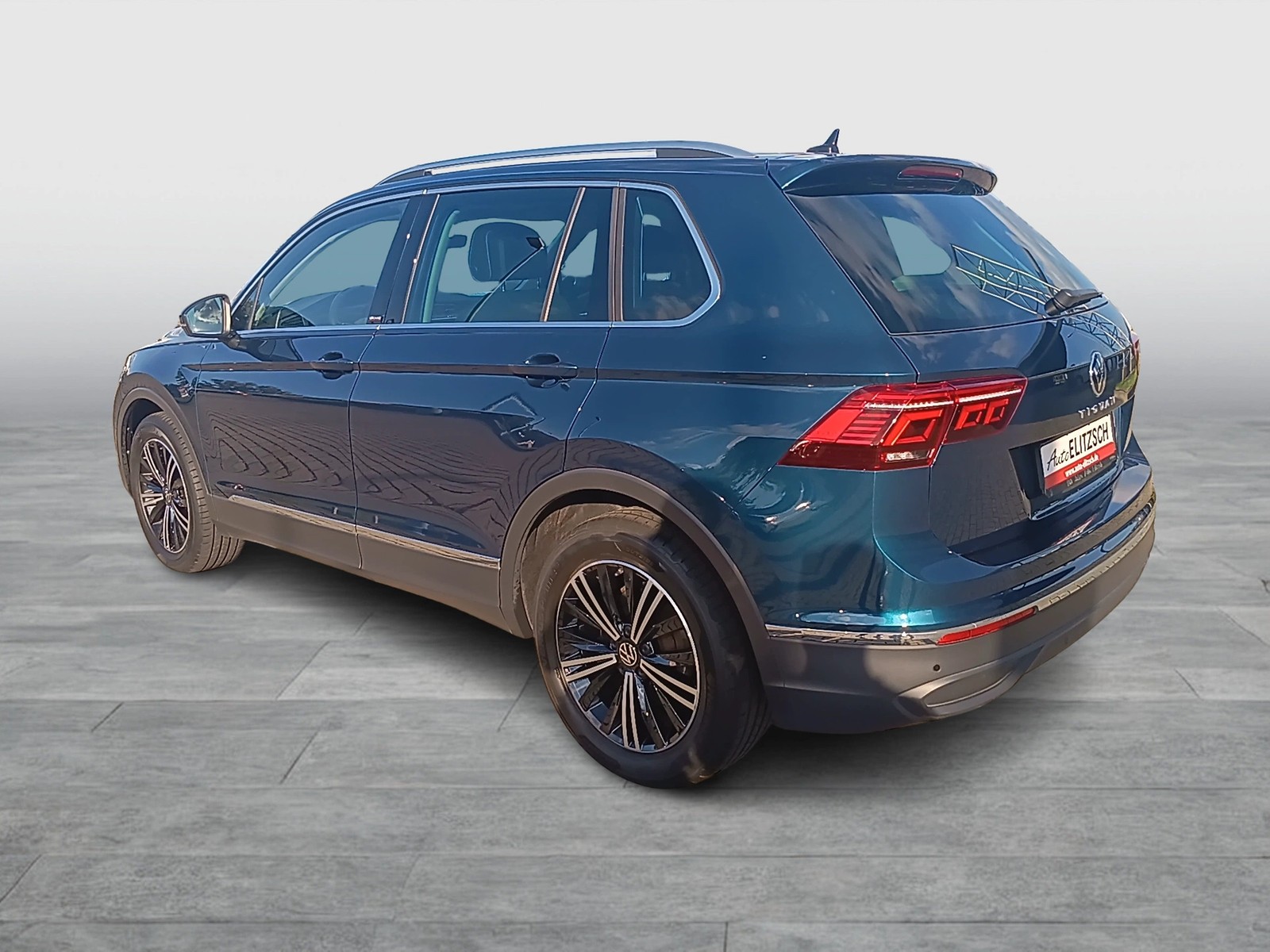 Fahrzeugabbildung Volkswagen Tiguan TSI Move DSG Matrix Navi AID ACC RFK SH