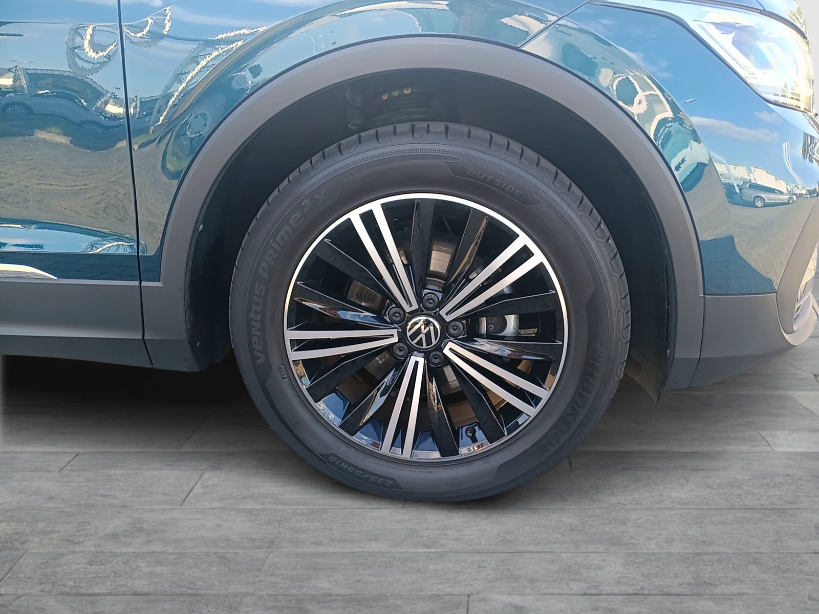 Fahrzeugabbildung Volkswagen Tiguan TSI Move DSG Matrix Navi AID ACC RFK SH