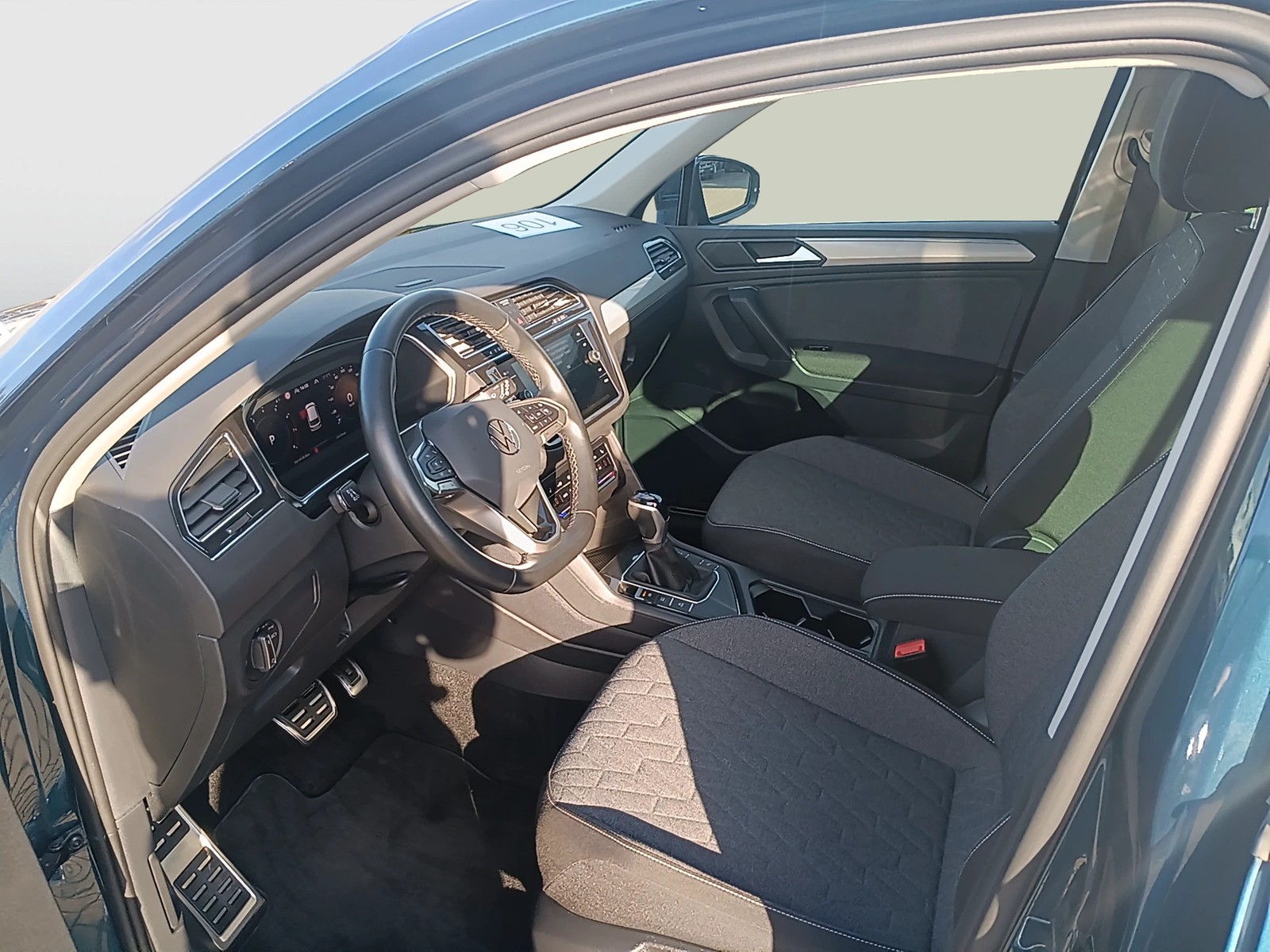 Fahrzeugabbildung Volkswagen Tiguan TSI Move DSG Matrix Navi AID ACC RFK SH