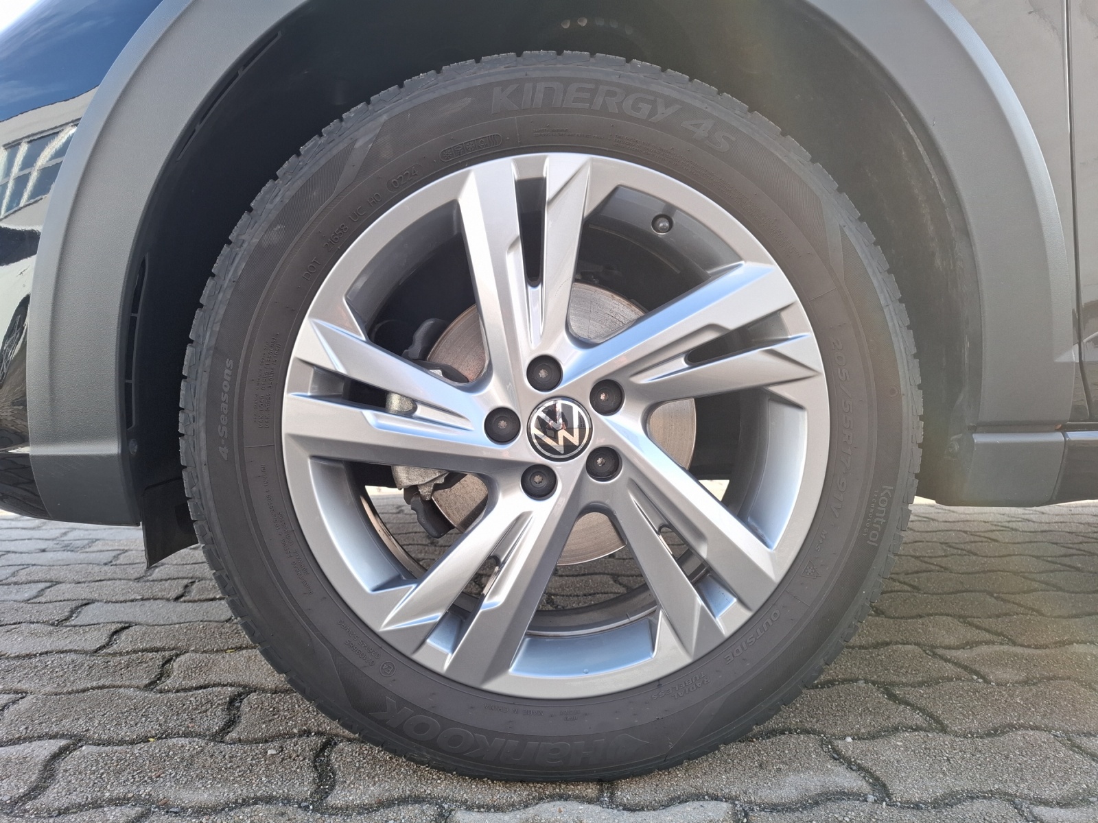 Fahrzeugabbildung Volkswagen Taigo R-line DSG MATRIX ACC AID NAVI 17