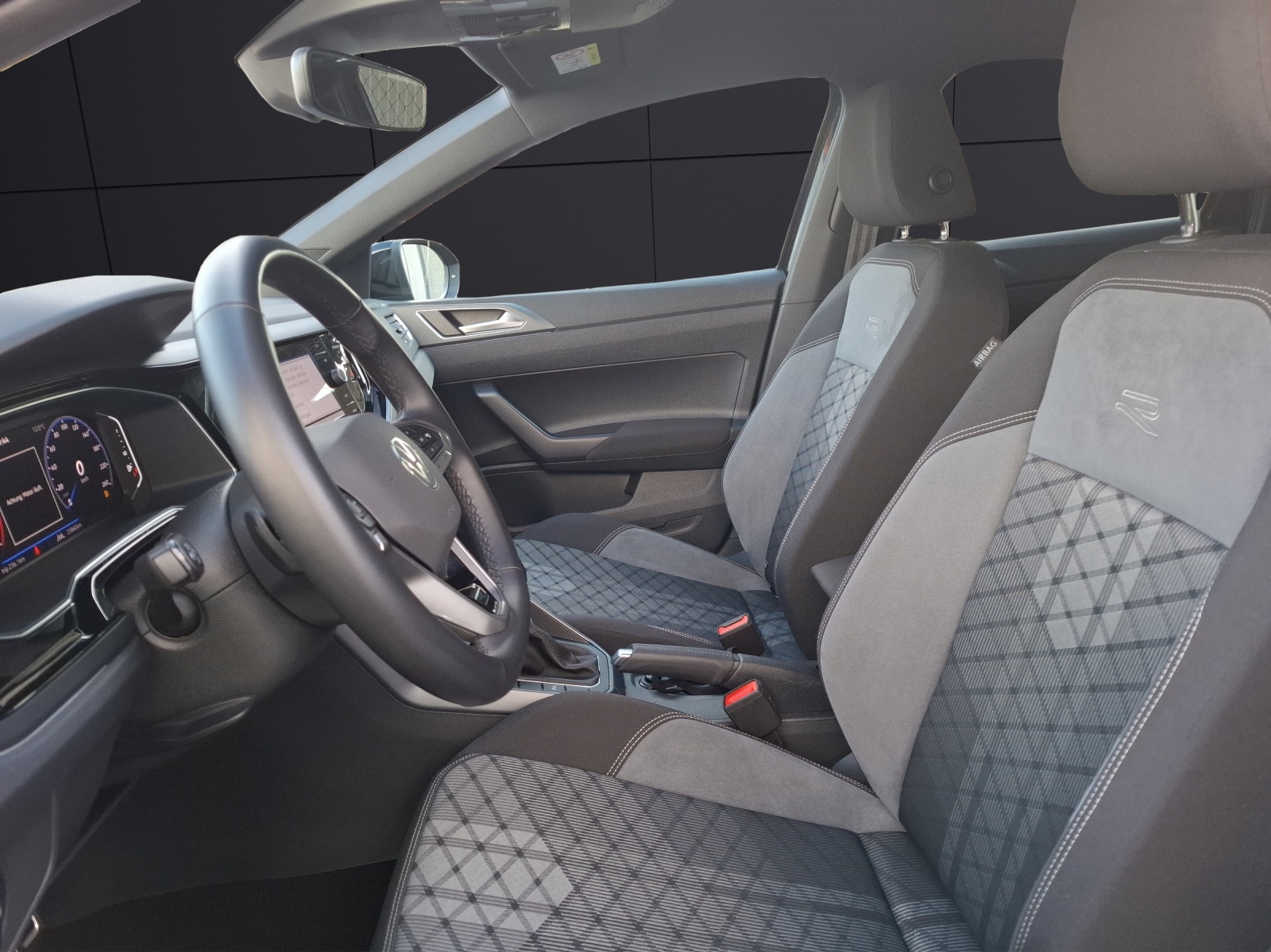 Fahrzeugabbildung Volkswagen Taigo R-line DSG MATRIX ACC AID NAVI 17