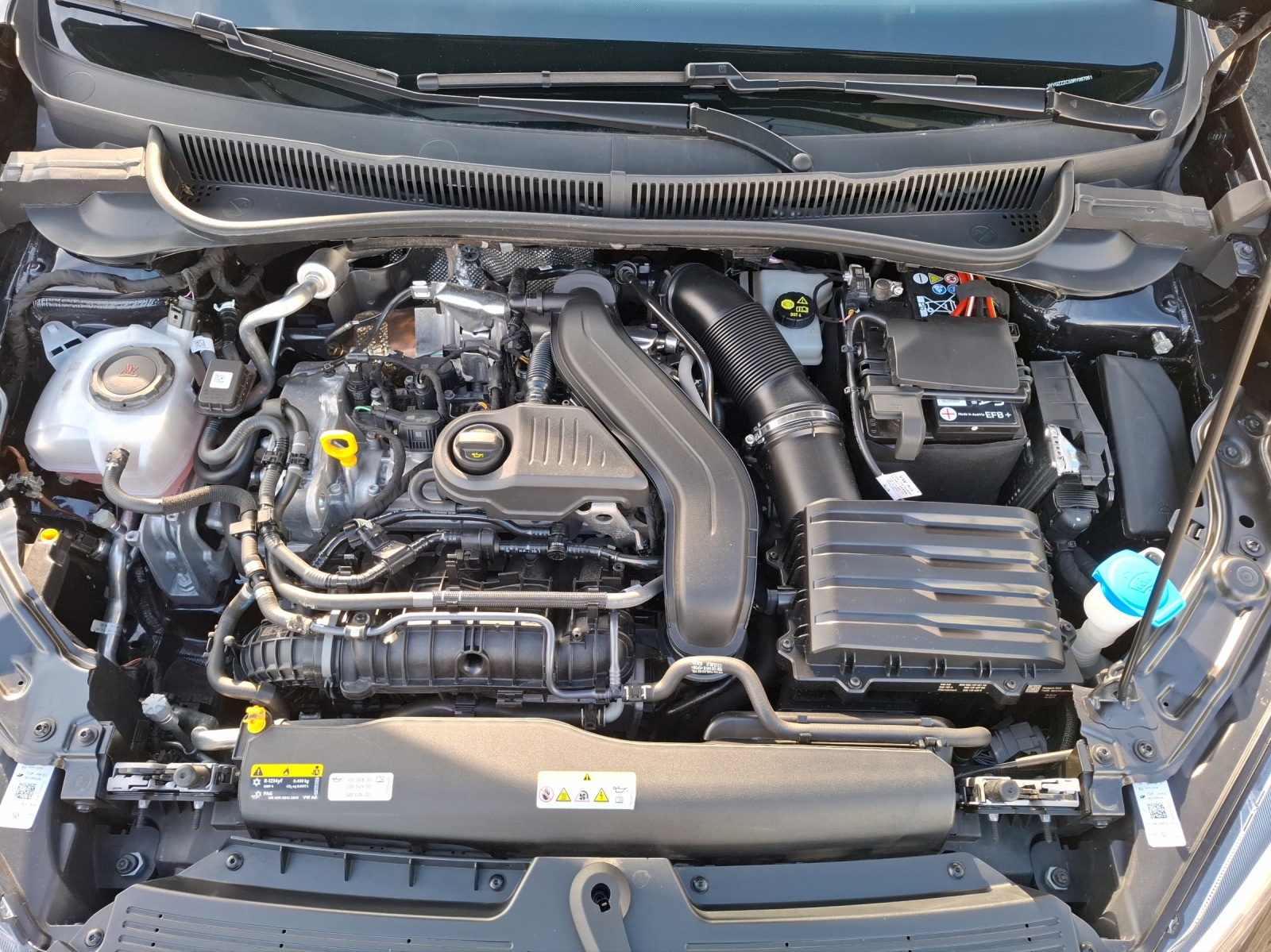 Fahrzeugabbildung Volkswagen Taigo R-line DSG MATRIX ACC AID NAVI 17