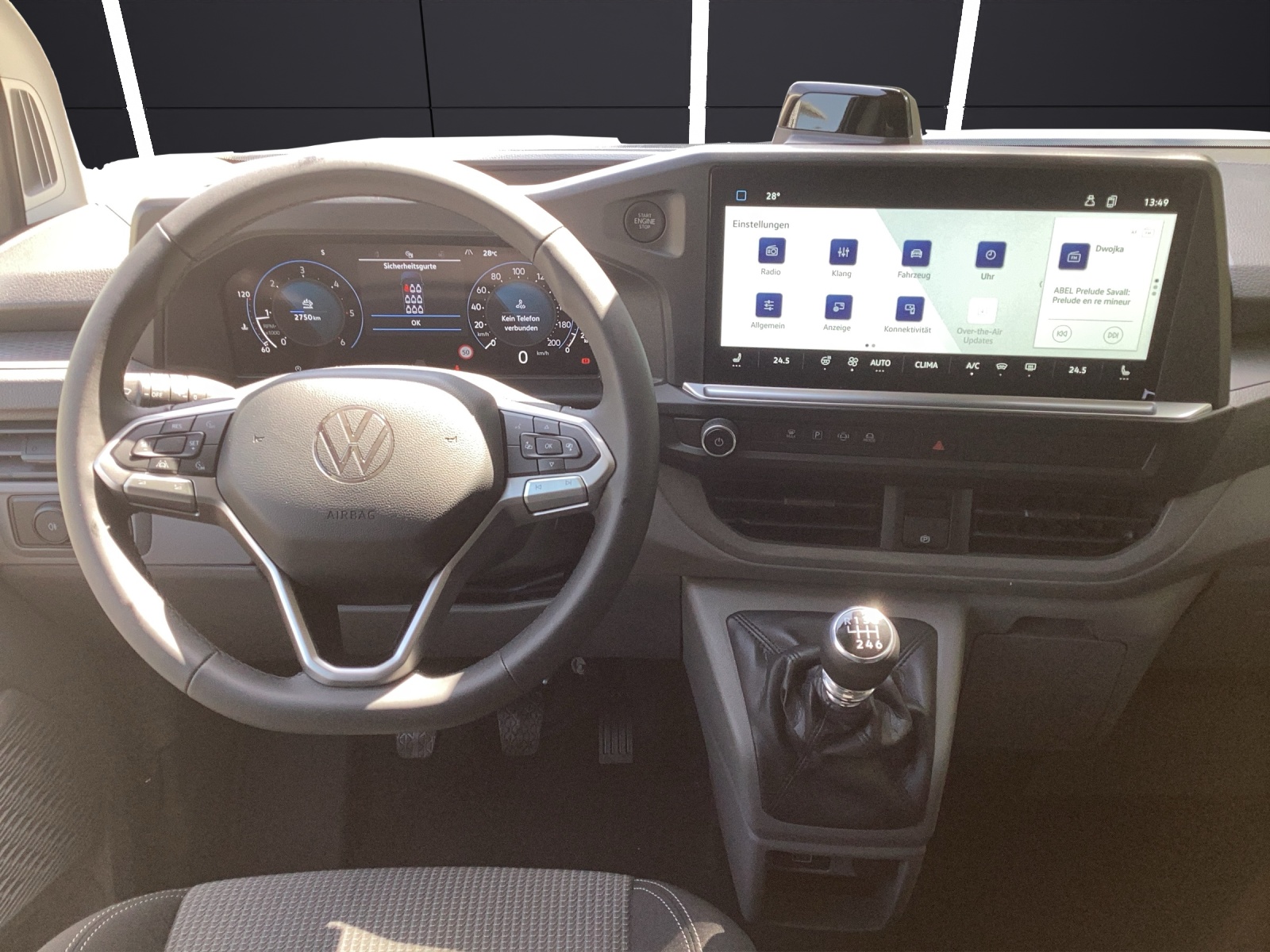 Fahrzeugabbildung Volkswagen T7 Transporter Kombi TDI 110 kW LR AHK KLIMA ASSISTENZP. PLUS
