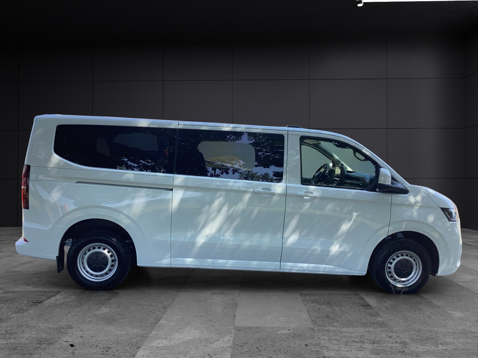 Fahrzeugabbildung Volkswagen T7 Transporter Kombi TDI 110 kW LR AHK KLIMA ASSISTENZP. PLUS