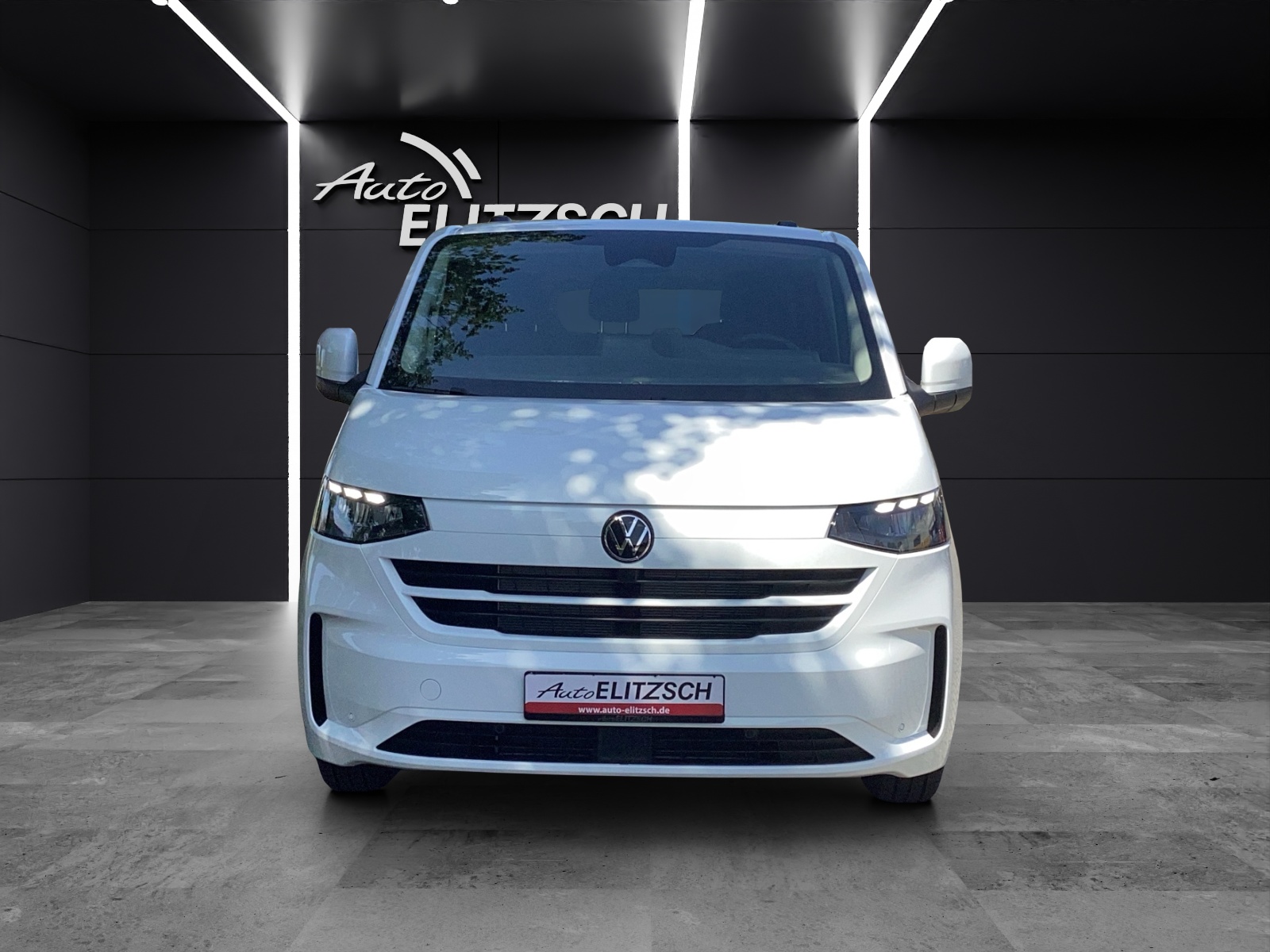 Fahrzeugabbildung Volkswagen T7 Transporter Kombi TDI 110 kW LR AHK KLIMA ASSISTENZP. PLUS