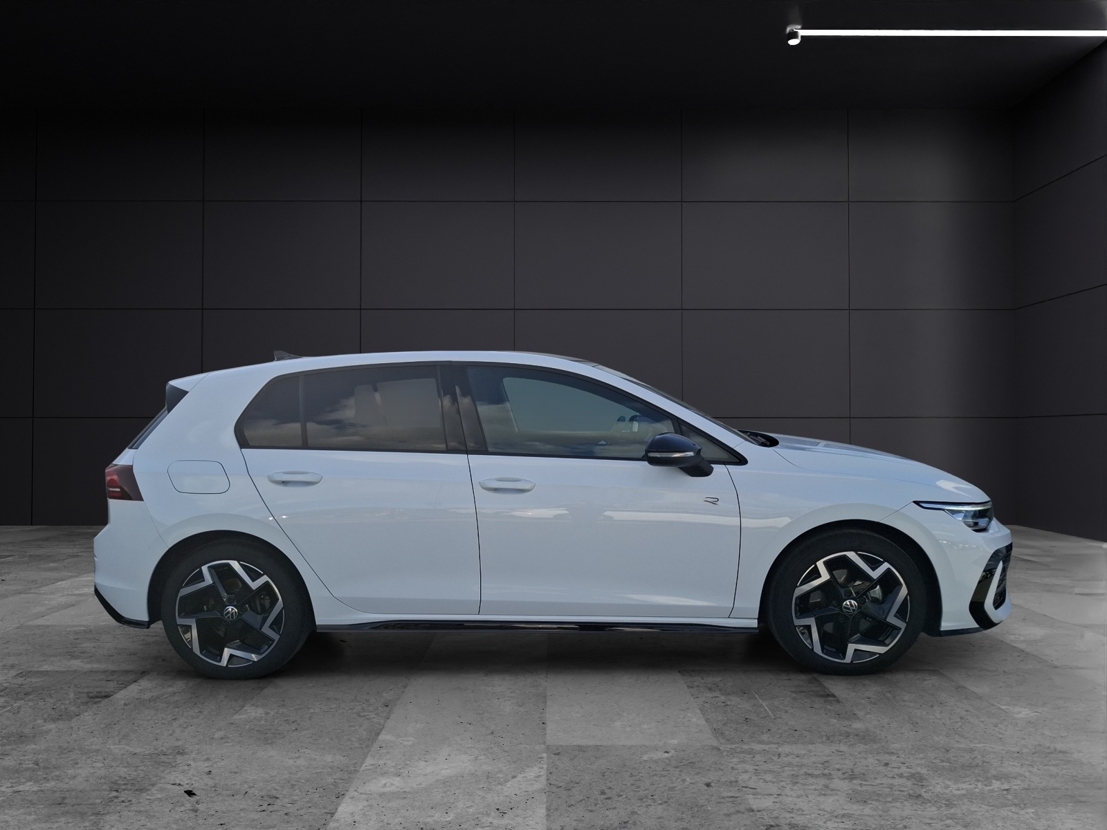Fahrzeugabbildung Volkswagen Golf VIII TSI R-Line Standhzg. LEDplus APP H&K AID ACC RFK SH