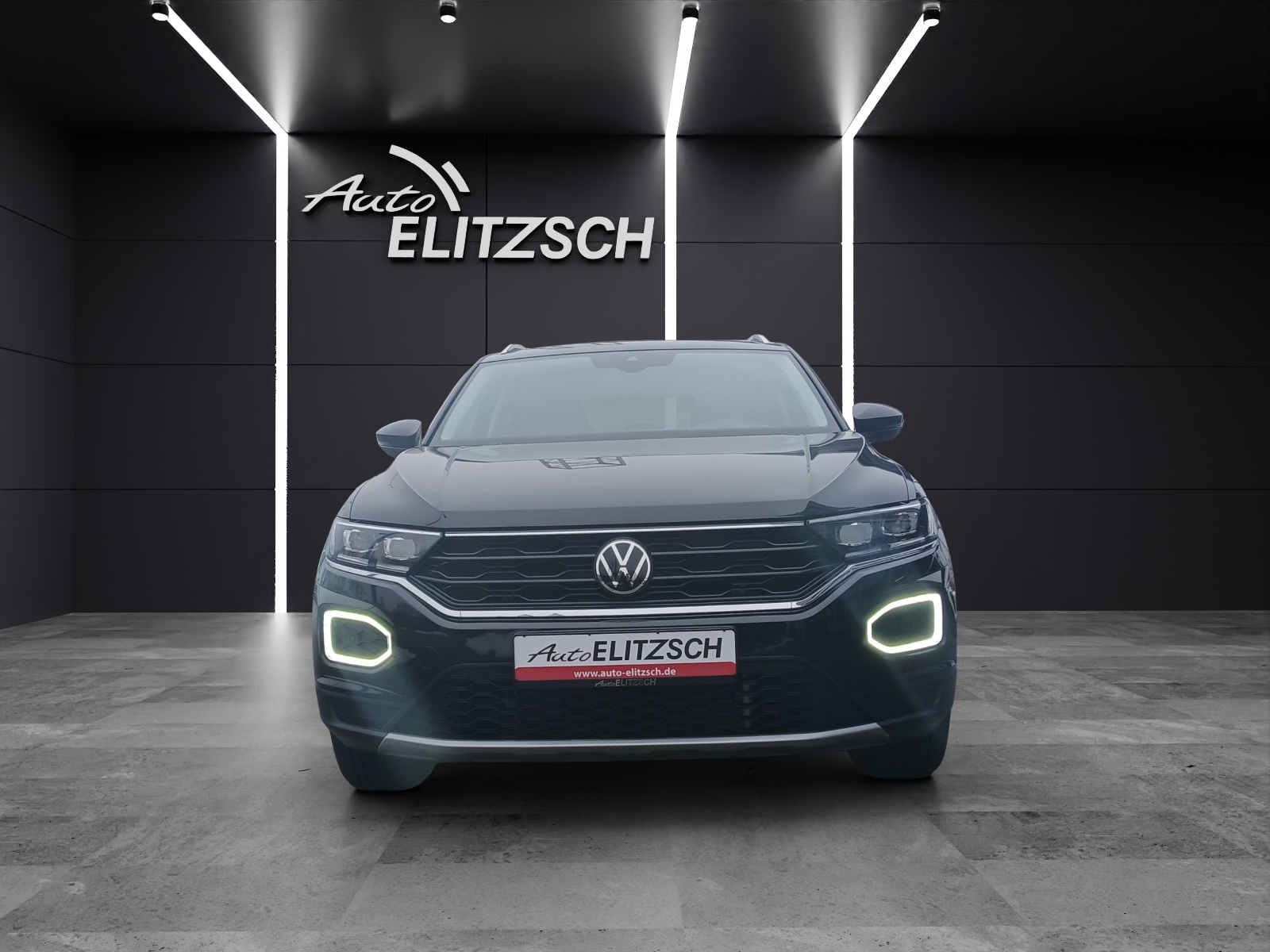 Fahrzeugabbildung Volkswagen T-Roc TSI United LED Navi ACC PDC SH 17