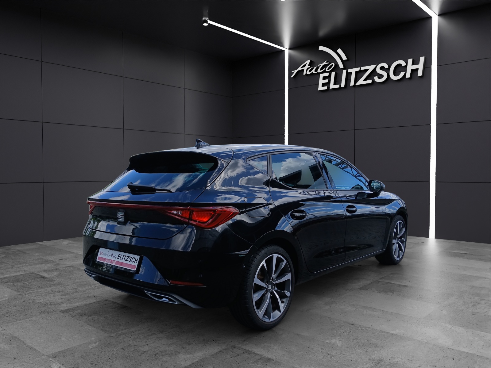 Fahrzeugabbildung SEAT Leon eTSI FR DSG STH LED Navi ACC RFK SH LM