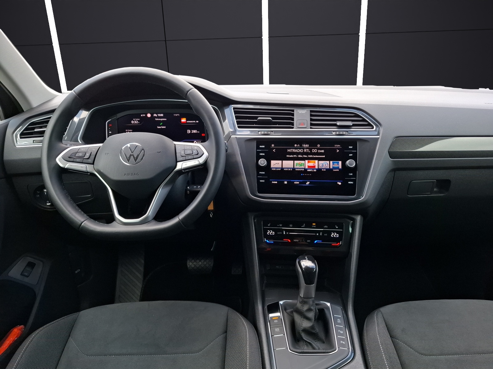Fahrzeugabbildung Volkswagen Tiguan TDI Elegance DSG Matrix Navi AID ACC PDC SH LM