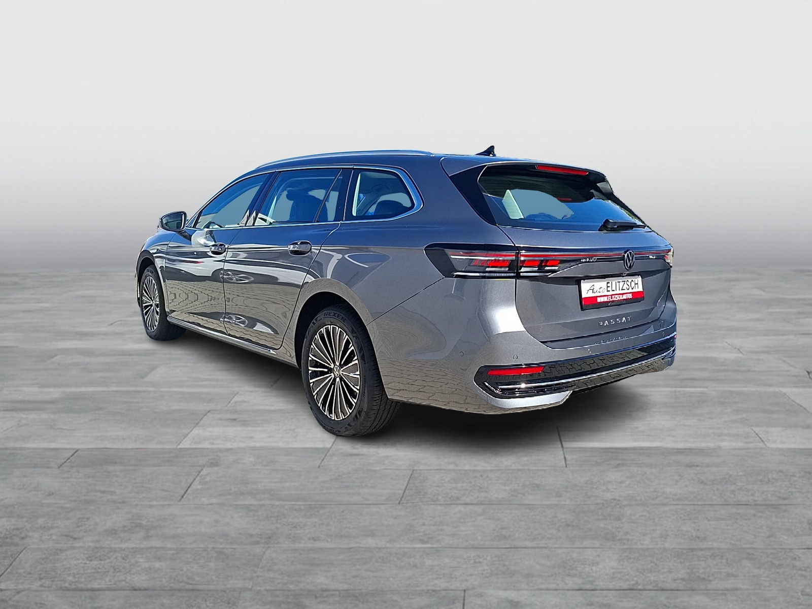 Fahrzeugabbildung Volkswagen Passat Variant TDI Elegance DSG Matrix AHK Navi HUD AID ACC RFK SH