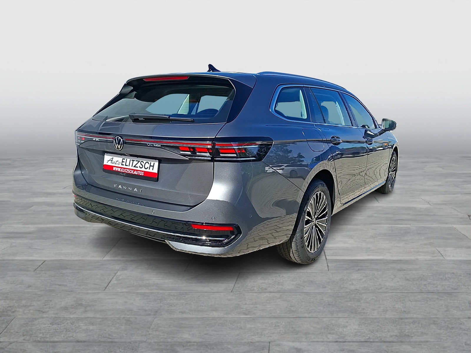 Fahrzeugabbildung Volkswagen Passat Variant TDI Elegance DSG Matrix AHK Navi HUD AID ACC RFK SH