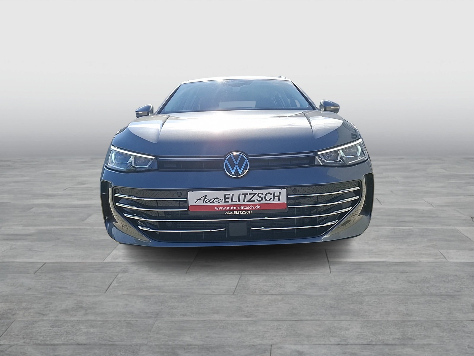 Fahrzeugabbildung Volkswagen Passat Variant TDI Elegance DSG Matrix AHK Navi HUD AID ACC RFK SH