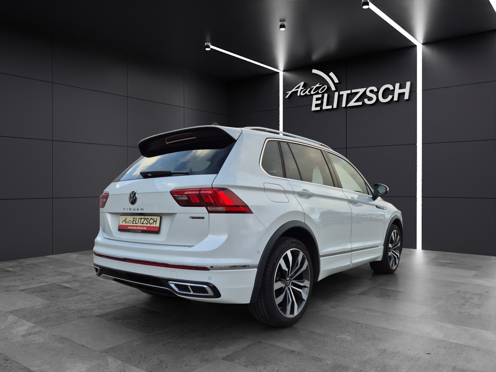 Fahrzeugabbildung Volkswagen Tiguan TDI R-Line DSG 4M MATRIX ACC AID PANO NAVI PDC SHZ