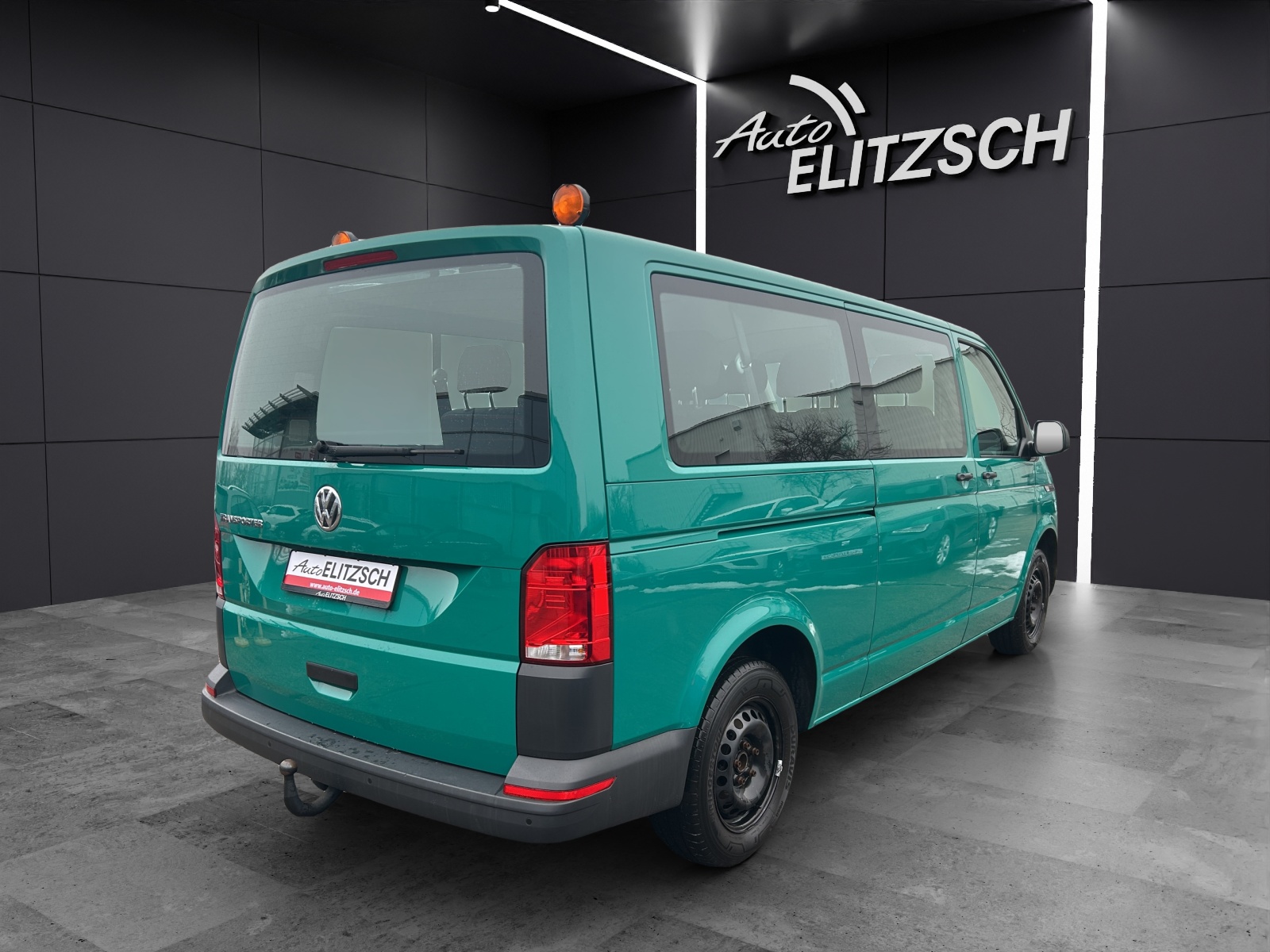 Fahrzeugabbildung Volkswagen T6 Kombi T6.1 TDI 9-Sitzer LR AHK PDC DAB+ Klima Start/Stop