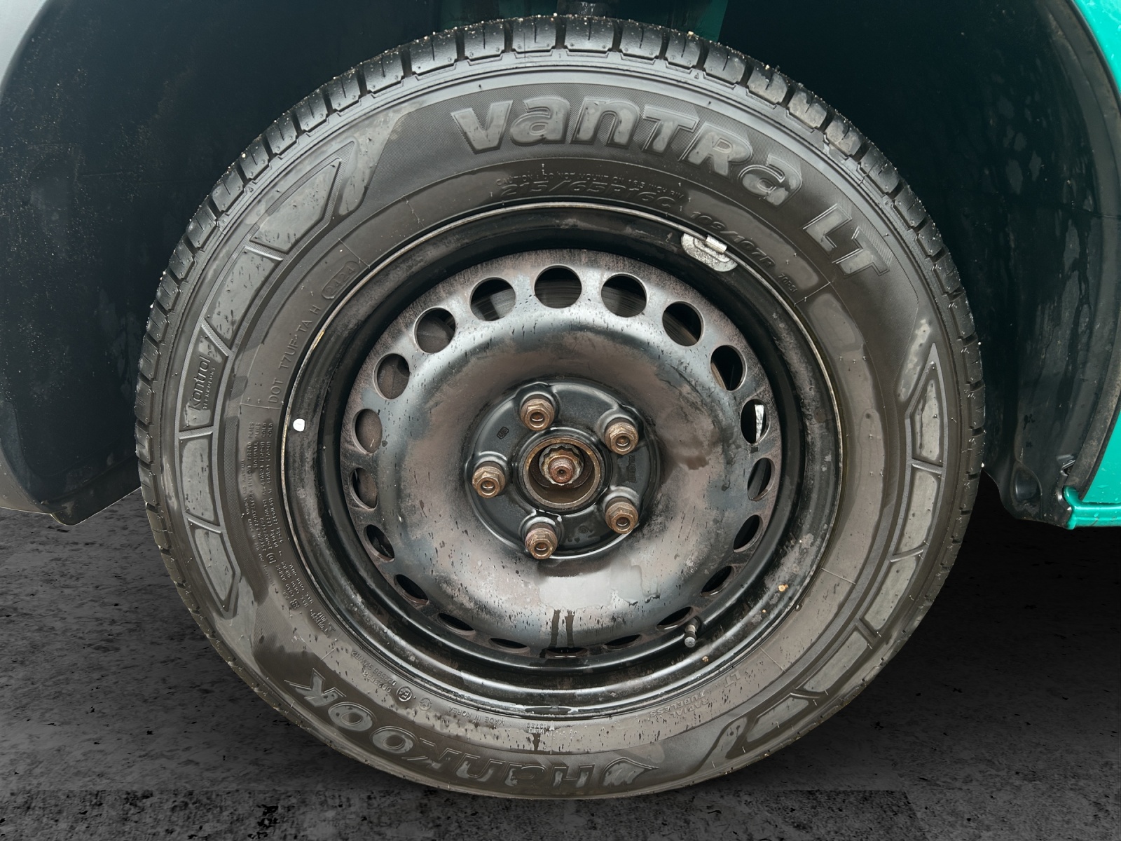 Fahrzeugabbildung Volkswagen T6 Kombi T6.1 TDI 9-Sitzer LR AHK PDC DAB+ Klima Start/Stop