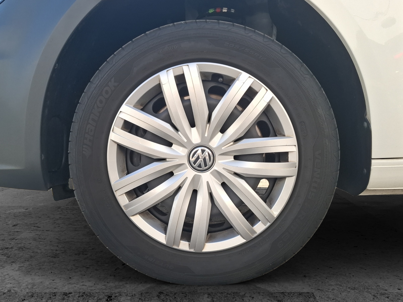 Fahrzeugabbildung Volkswagen Caddy Kombi TSI Trendline Klima GRA PDC