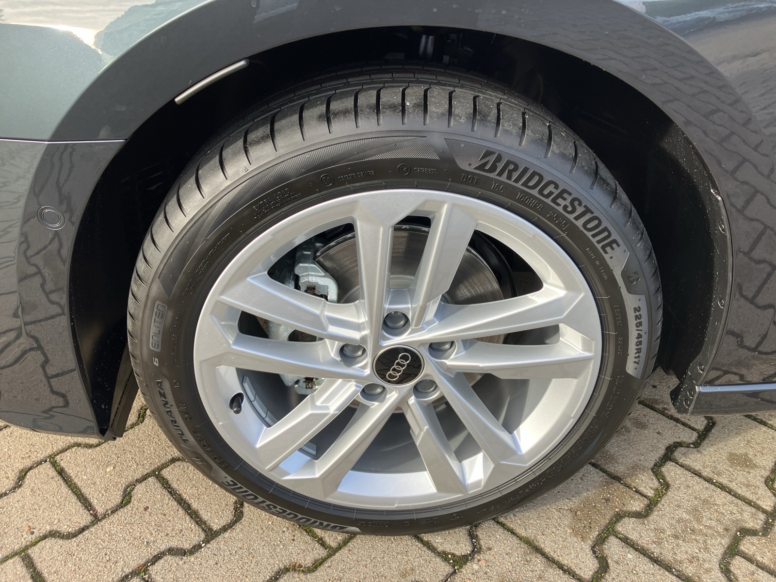 Fahrzeugabbildung Audi Audi A3 Sportback TFSI LED-Scheinw., Navi, Sportsitze, Vorb. AZV,