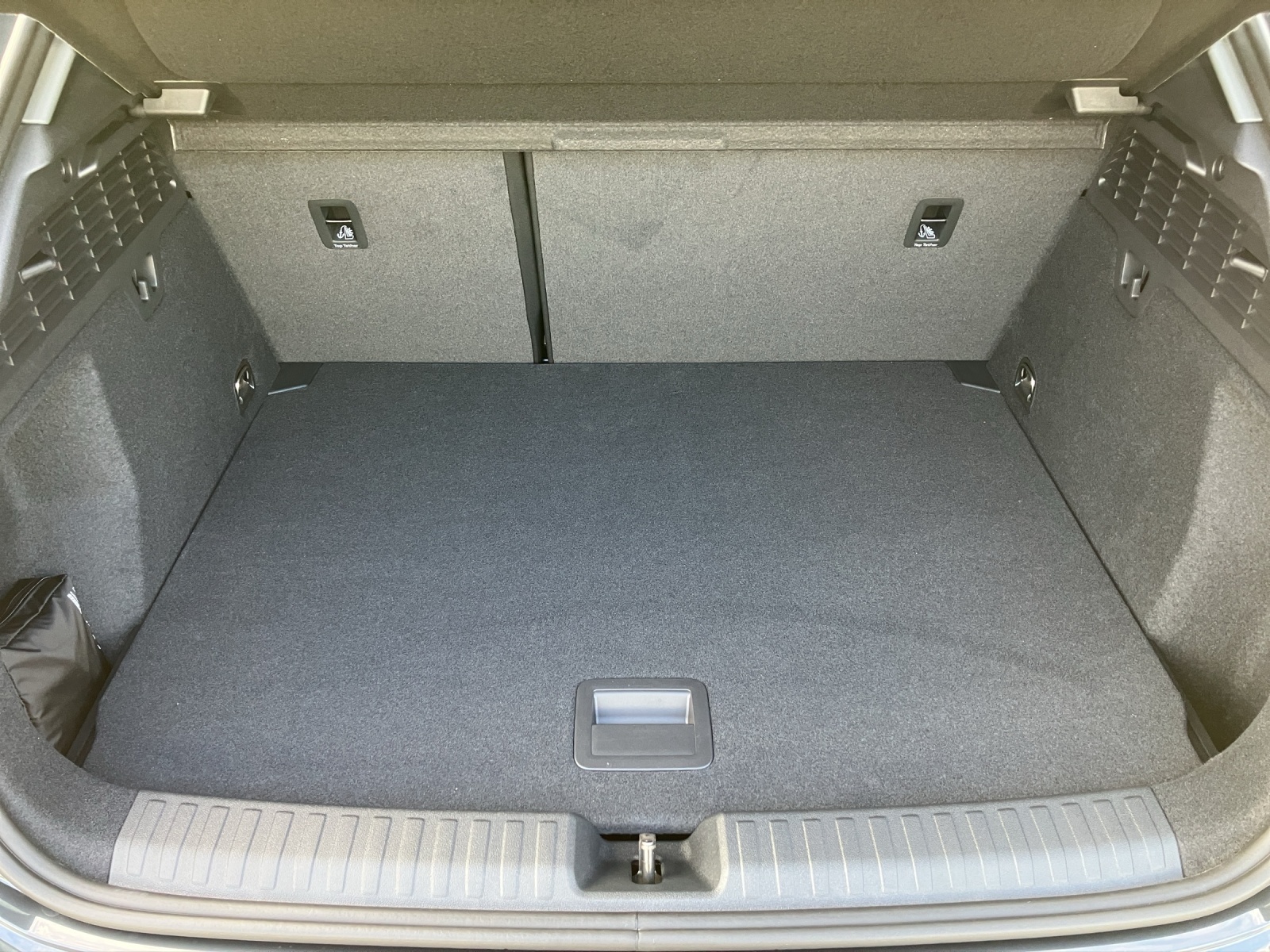 Fahrzeugabbildung Audi Audi A3 Sportback TFSI LED-Scheinw., Navi, Sportsitze, Vorb. AZV,