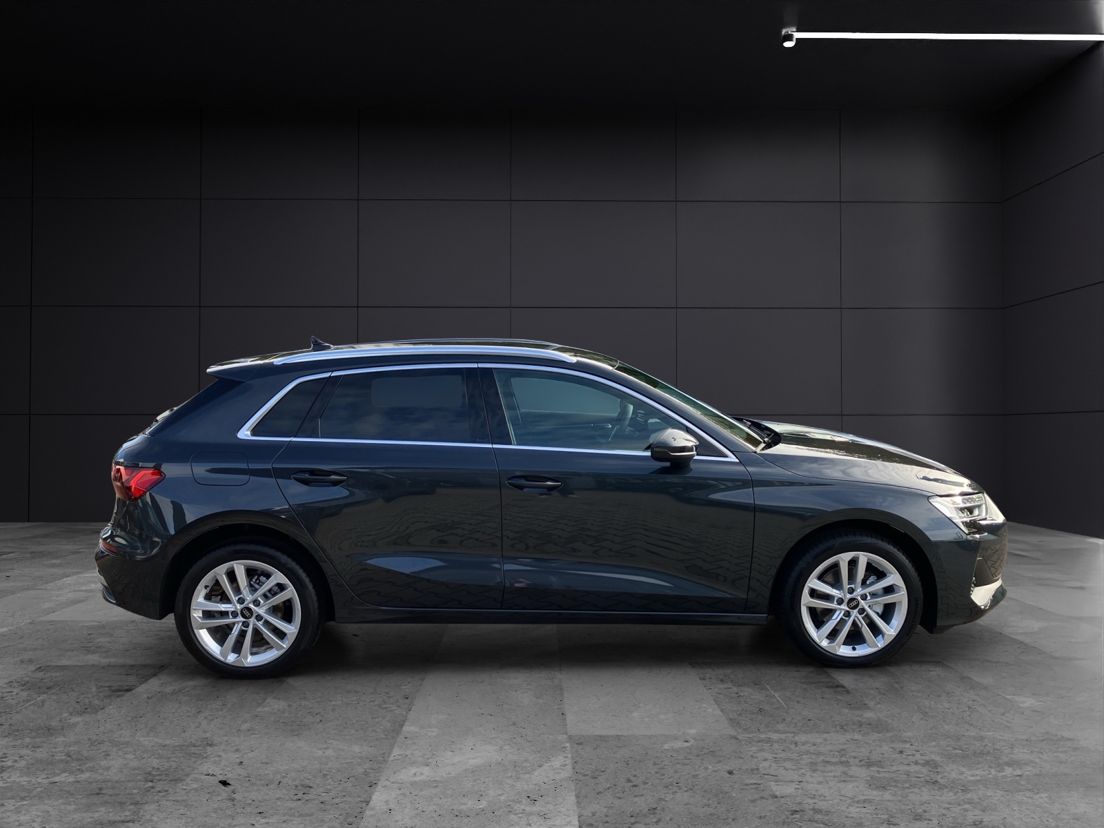 Fahrzeugabbildung Audi Audi A3 Sportback TFSI LED-Scheinw., Navi, Sportsitze, Vorb. AZV,