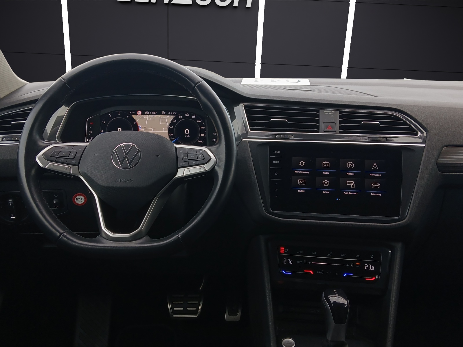 Fahrzeugabbildung Volkswagen Tiguan Allspace TSI Elegance DSG 4M STH Matrix Navi HUD AID ACC RFK Leder