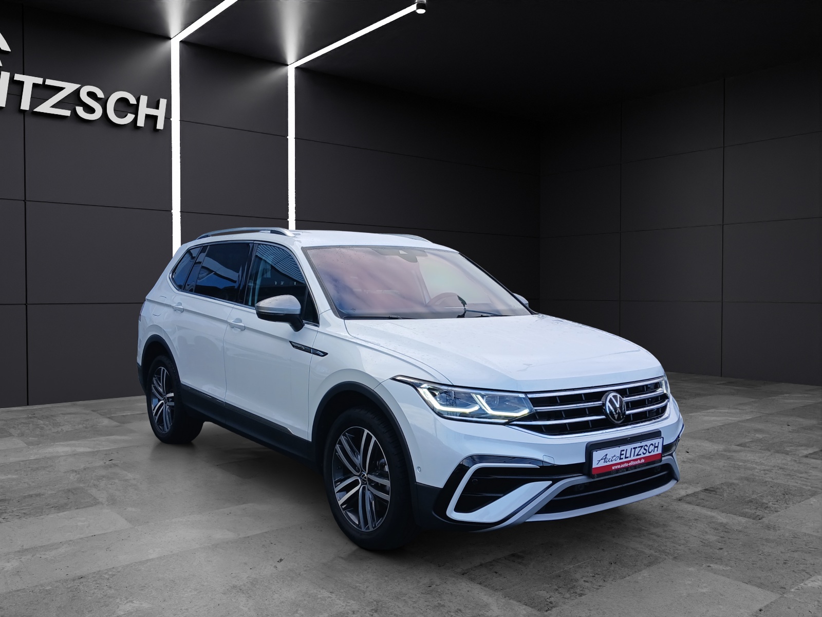 Fahrzeugabbildung Volkswagen Tiguan Allspace TSI Elegance DSG 4M STH Matrix Navi HUD AID ACC RFK Leder