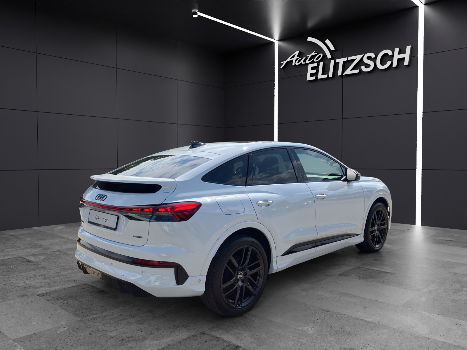Fahrzeugabbildung Audi Q4 e-tron Sportback 55 e-tron quattro basis LED MMI ACC DAB