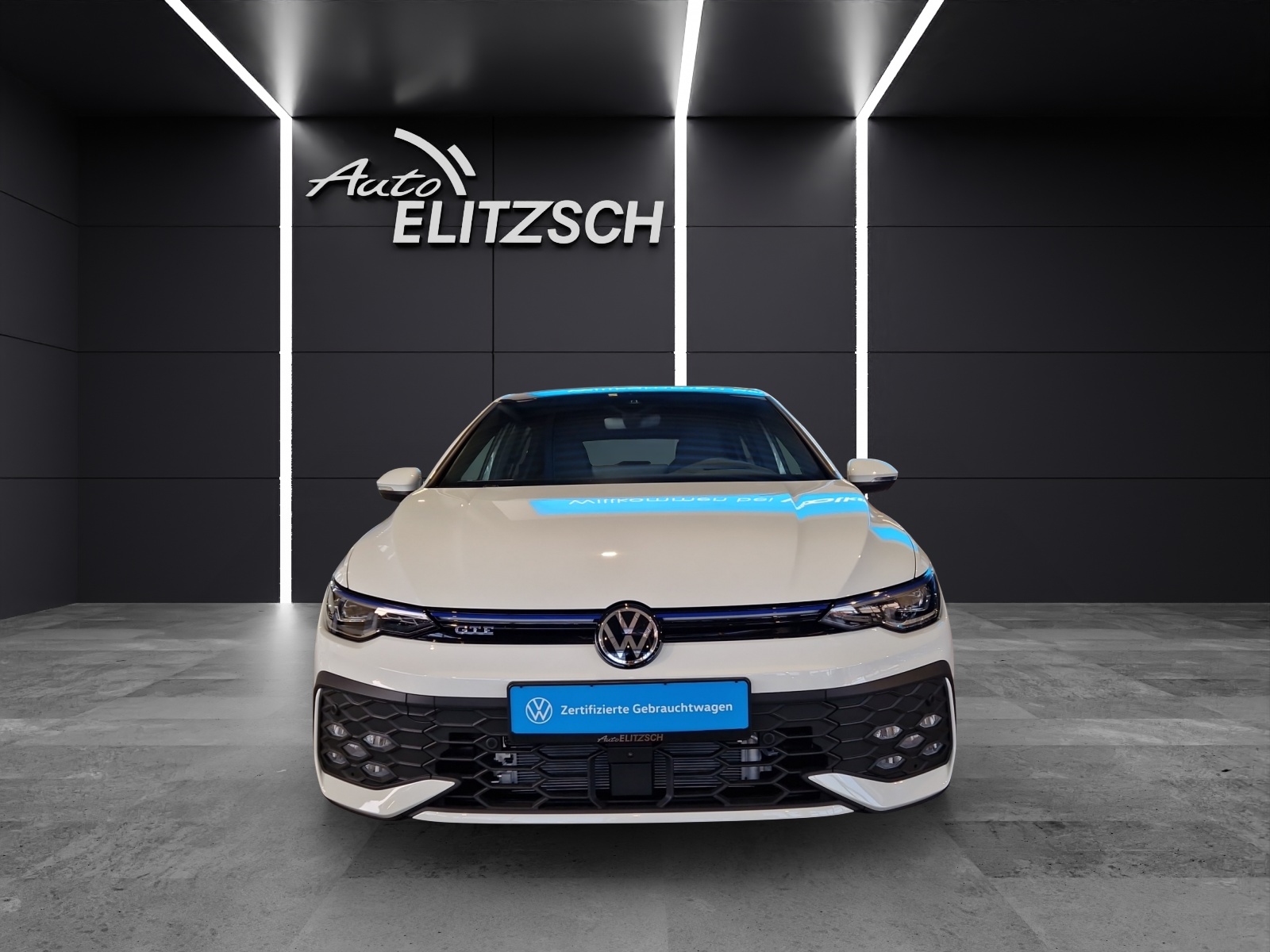 Fahrzeugabbildung Volkswagen Golf VIII GTE Matrix HUD AHK 360° DCC ACC Keyless