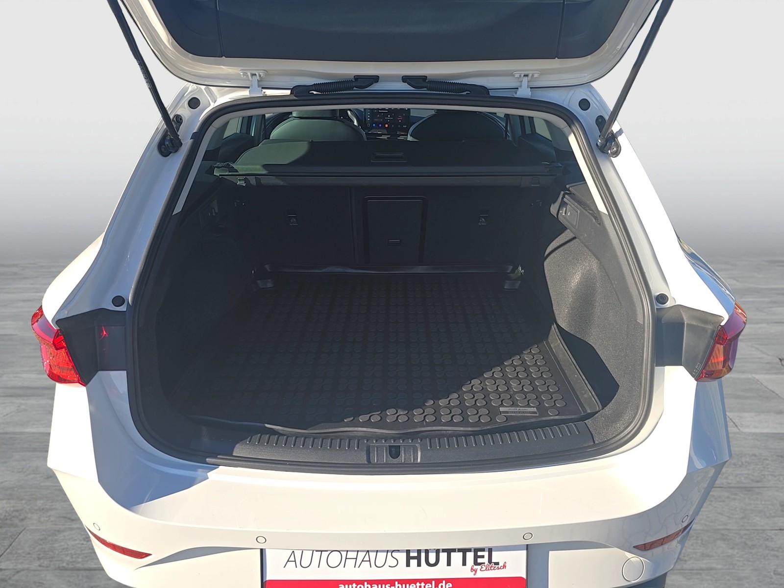 Fahrzeugabbildung CUPRA Leon Sportstourer LED Navi ACC RFK Mirror SH