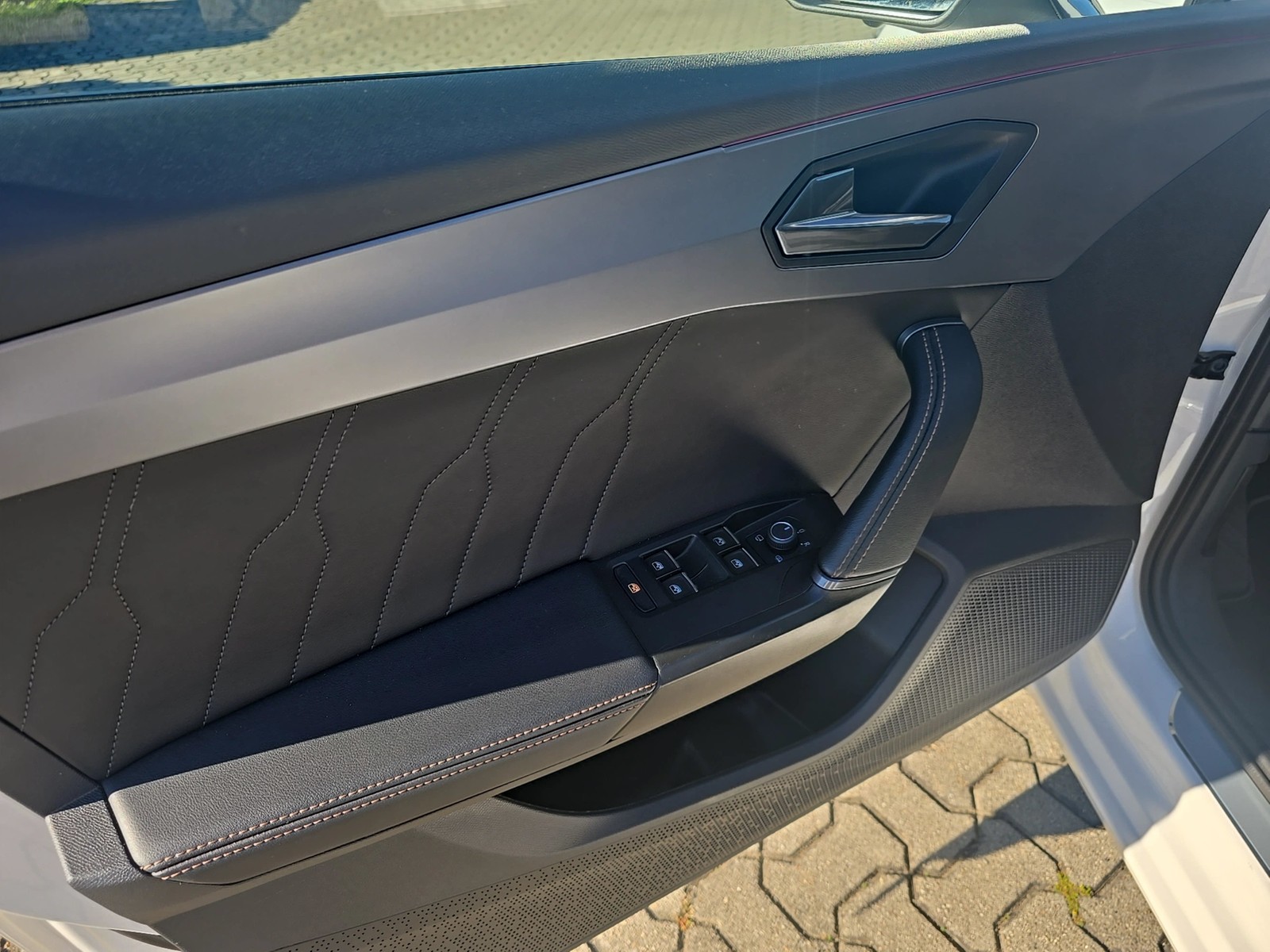 Fahrzeugabbildung CUPRA Leon Sportstourer LED Navi ACC RFK Mirror SH