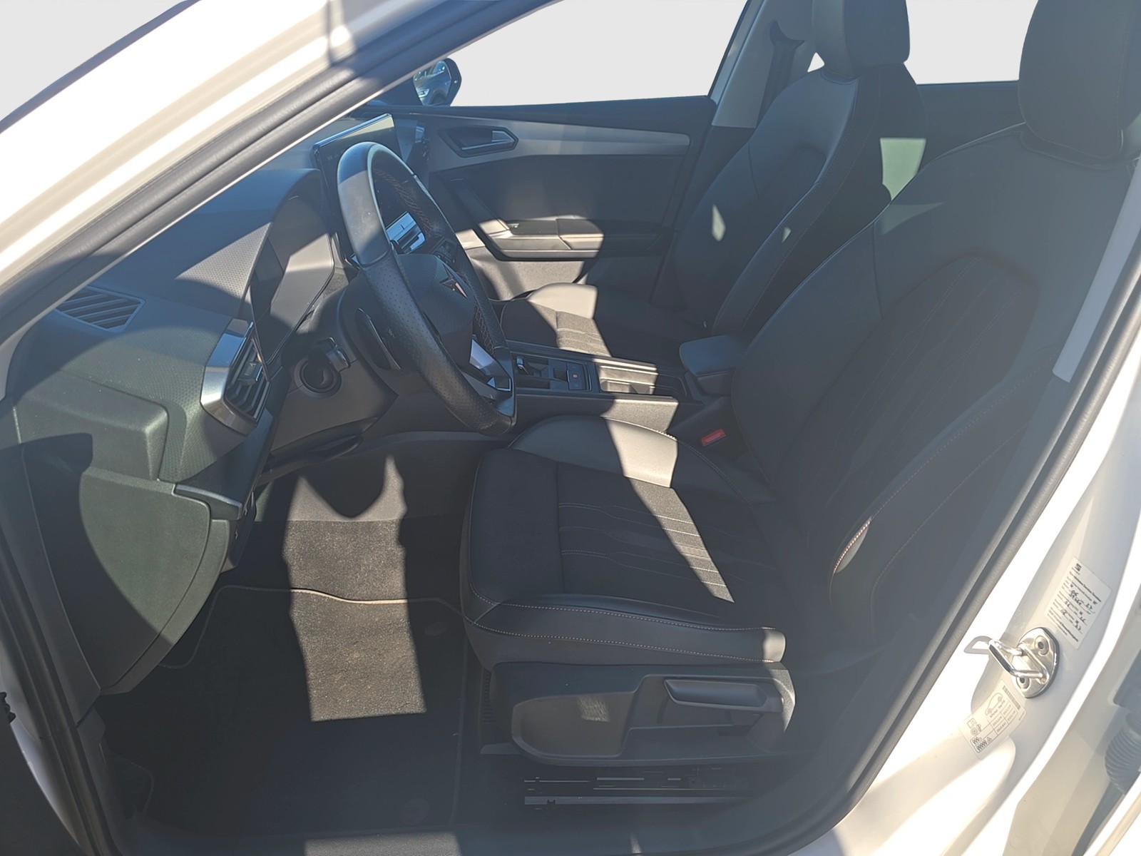 Fahrzeugabbildung CUPRA Leon Sportstourer LED Navi ACC RFK Mirror SH