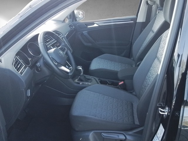 Fahrzeugabbildung Volkswagen Tiguan LIFE LED ACC AHK NAVI RFK LM