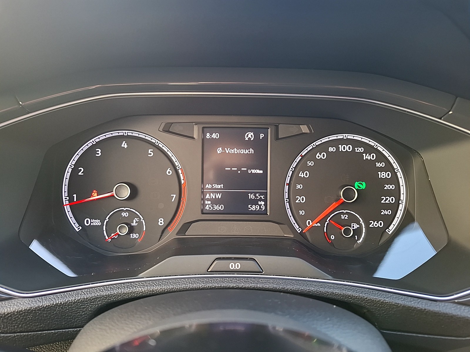 Fahrzeugabbildung Volkswagen T-Roc TSI Sport DSG 4M Standhzg. LED Navi ACC SHZ PDC