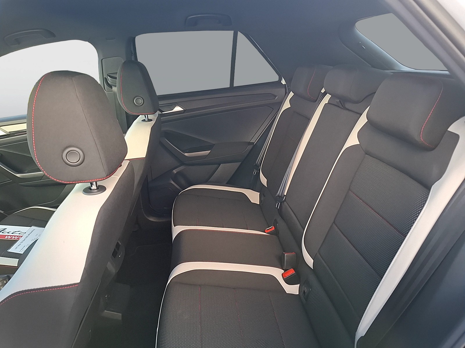 Fahrzeugabbildung Volkswagen T-Roc TSI Sport DSG 4M Standhzg. LED Navi ACC SHZ PDC