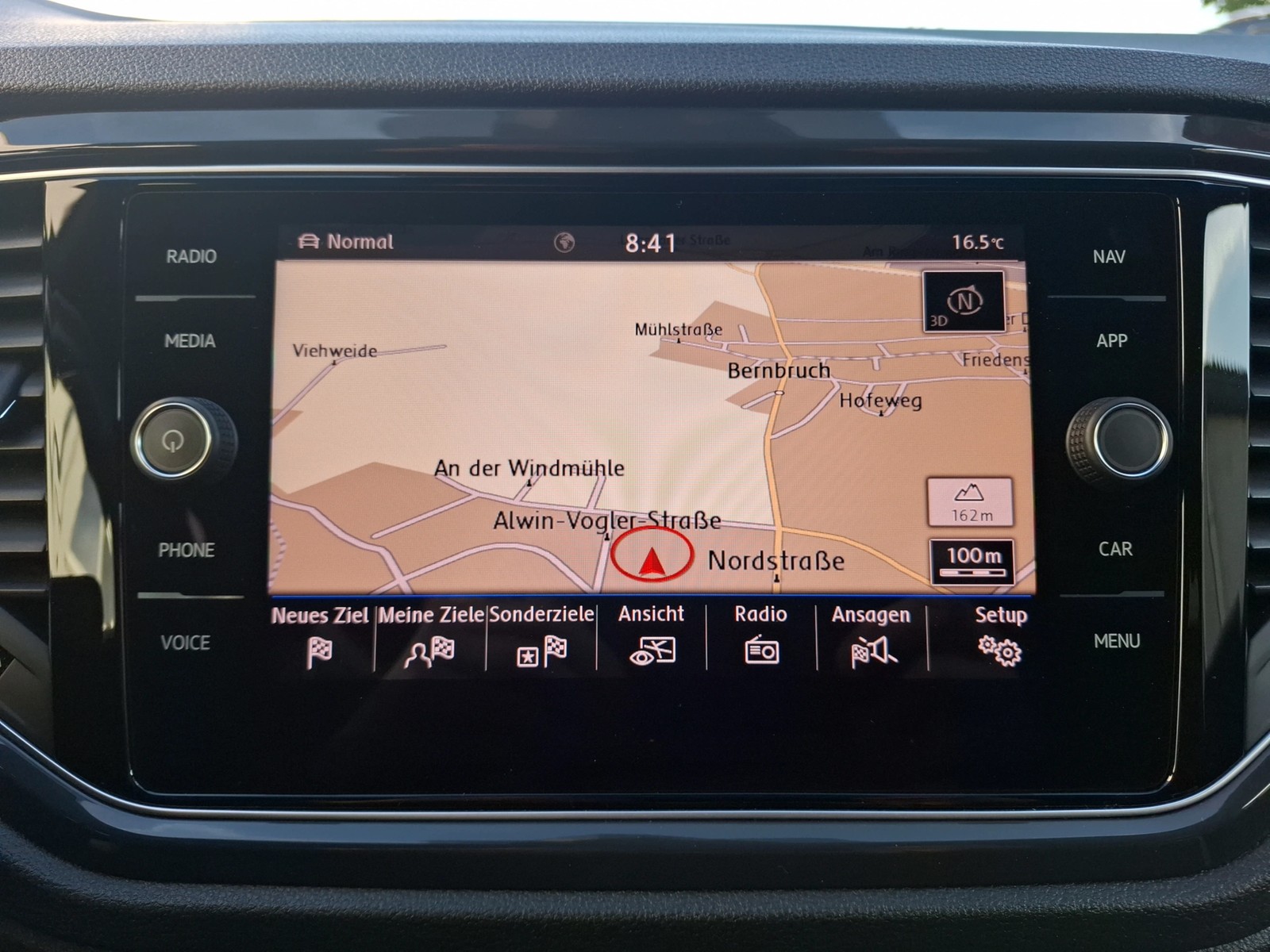 Fahrzeugabbildung Volkswagen T-Roc TSI Sport DSG 4M Standhzg. LED Navi ACC SHZ PDC