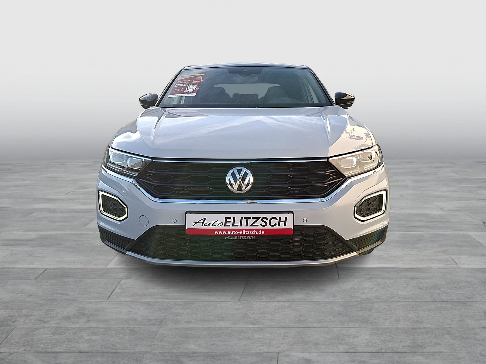 Fahrzeugabbildung Volkswagen T-Roc TSI Sport DSG 4M Standhzg. LED Navi ACC SHZ PDC