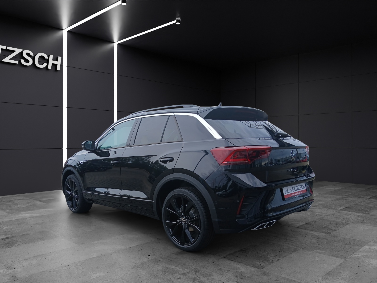 Fahrzeugabbildung Volkswagen T-Roc 1.5 TSI DSG R-Line LM IQ.DRIVE Sportlenkrad