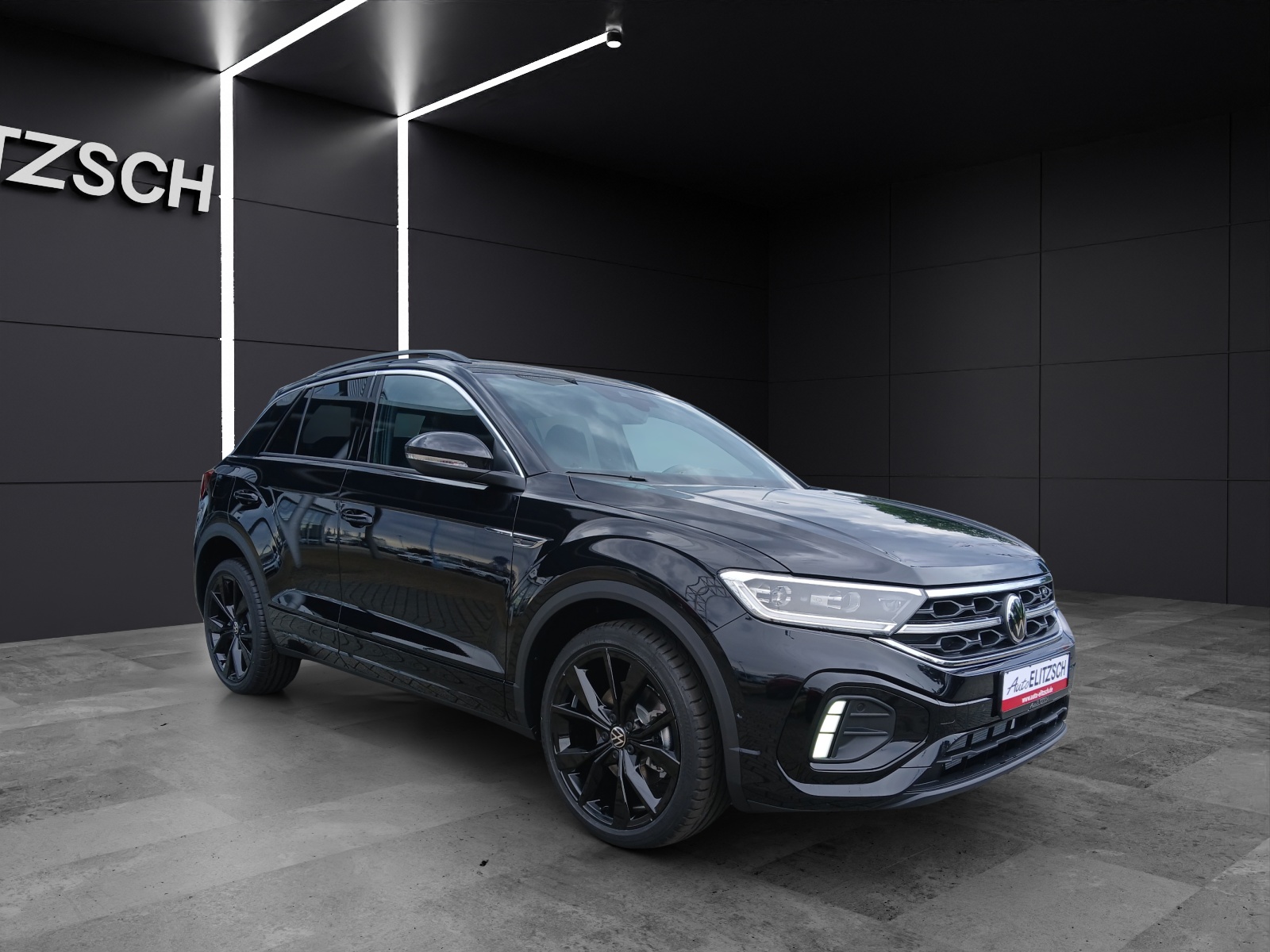 Fahrzeugabbildung Volkswagen T-Roc 1.5 TSI DSG R-Line LM IQ.DRIVE Sportlenkrad