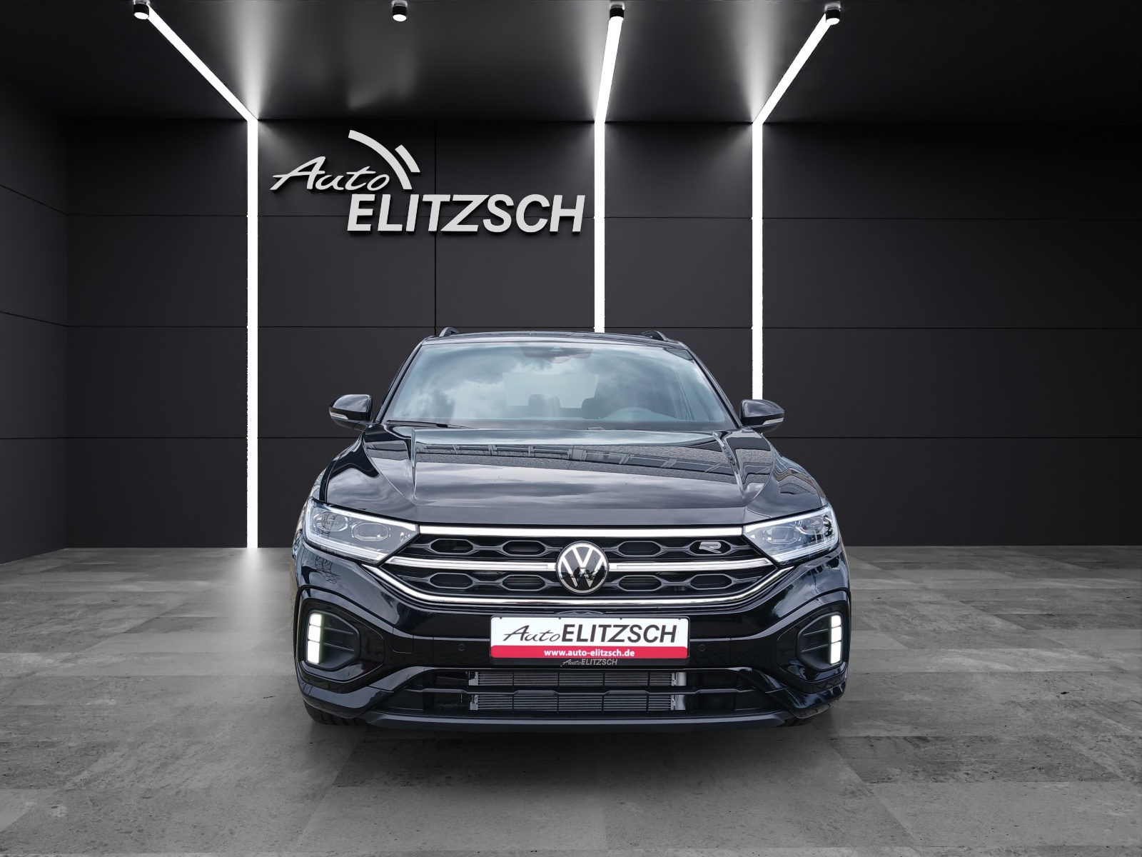 Fahrzeugabbildung Volkswagen T-Roc 1.5 TSI DSG R-Line LM IQ.DRIVE Sportlenkrad