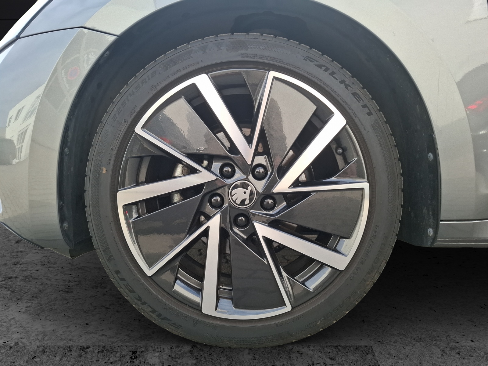 Fahrzeugabbildung SKODA Octavia Combi TDI Sportline DSG Matrix Navi HUD VC ACC 360° SH
