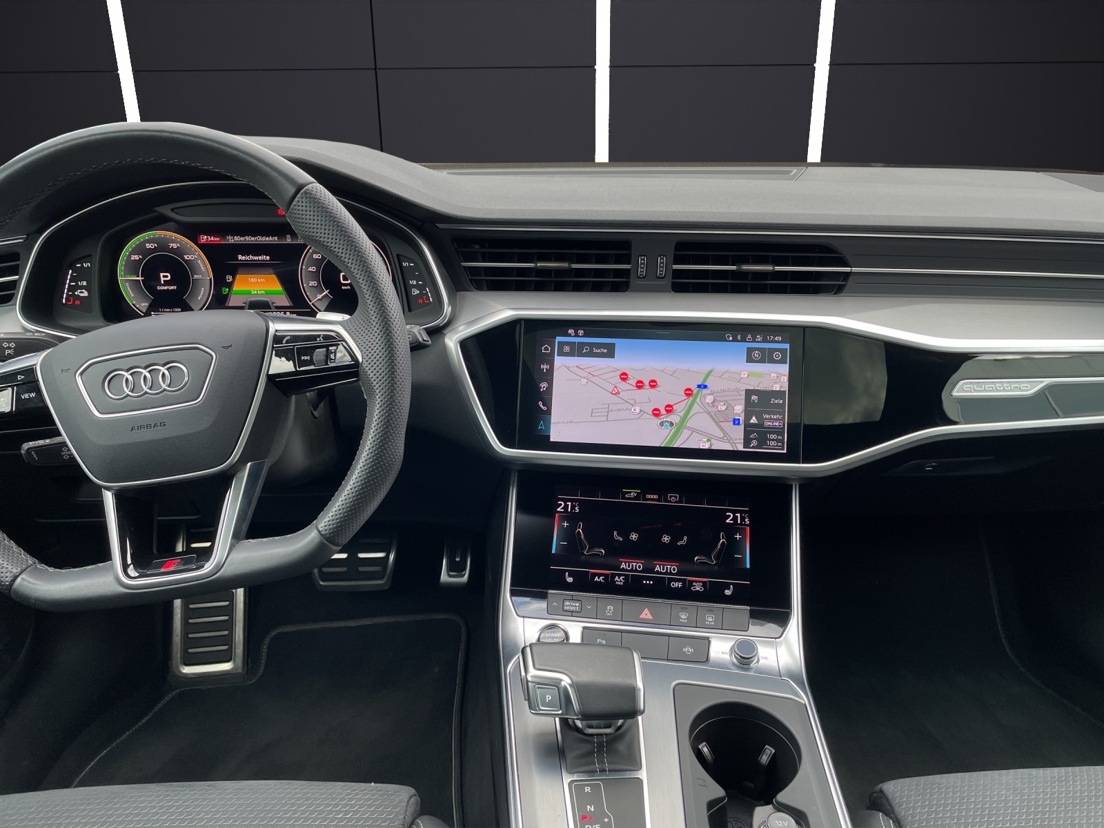 Fahrzeugabbildung Audi A6 Avant TFSI e quattro S line Matrix Navi SHZ