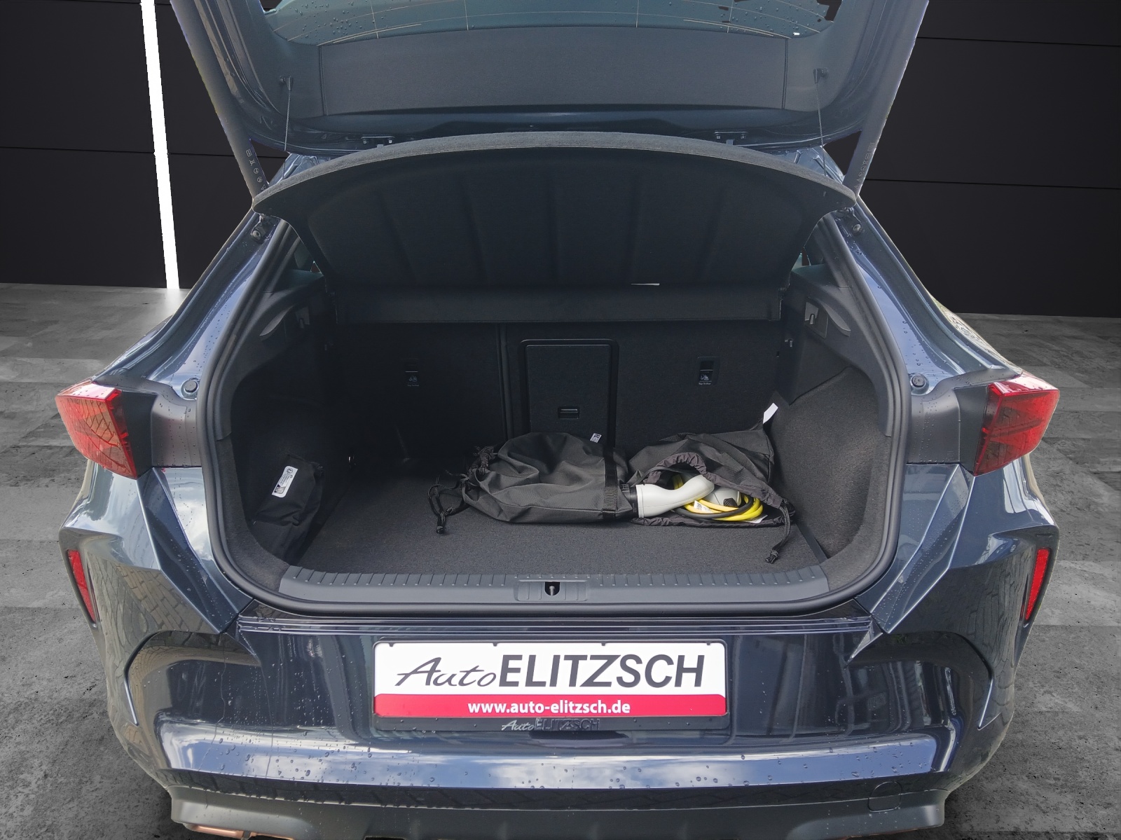 Fahrzeugabbildung CUPRA Formentor VZ e-Hybrid AHK MATRIX Sennh.
