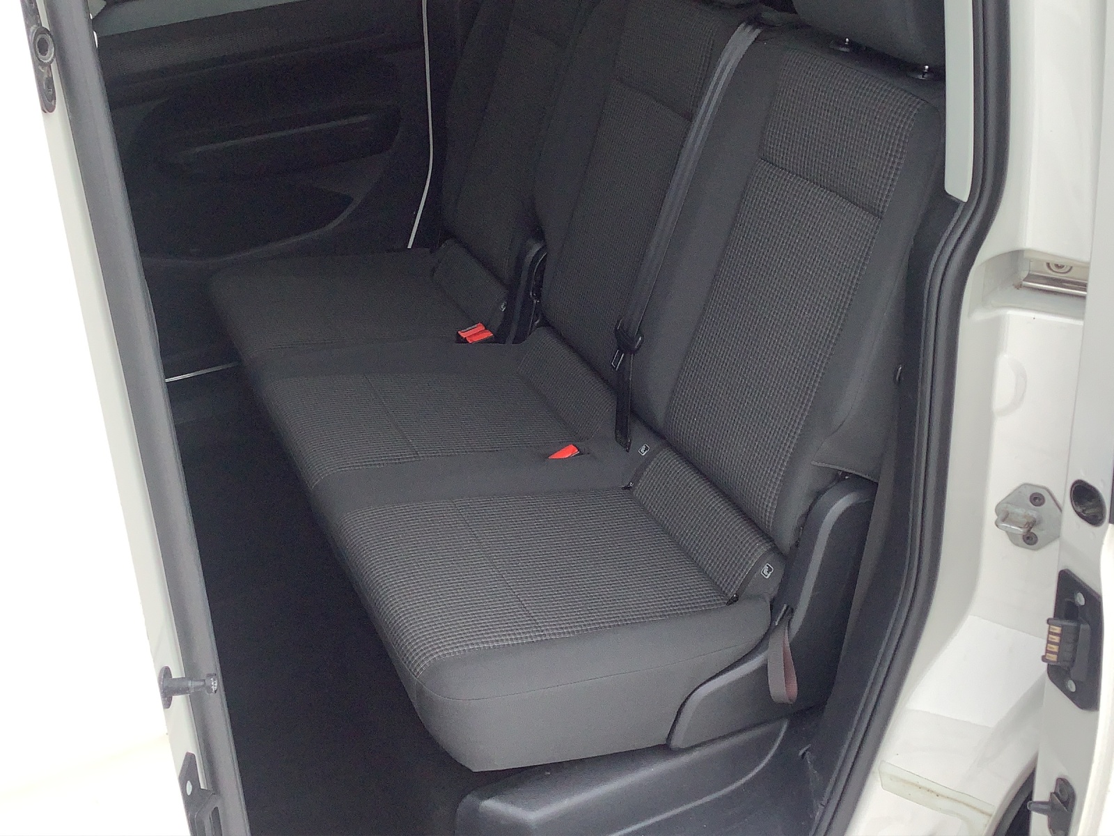 Fahrzeugabbildung Volkswagen Caddy Kombi TDI LED Climatronic GRA PDC
