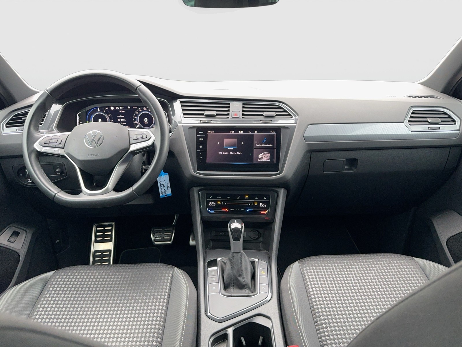 Fahrzeugabbildung Volkswagen Tiguan eHybrid Active DSG LED AHK NAvi HUD AID ACC RFK SH