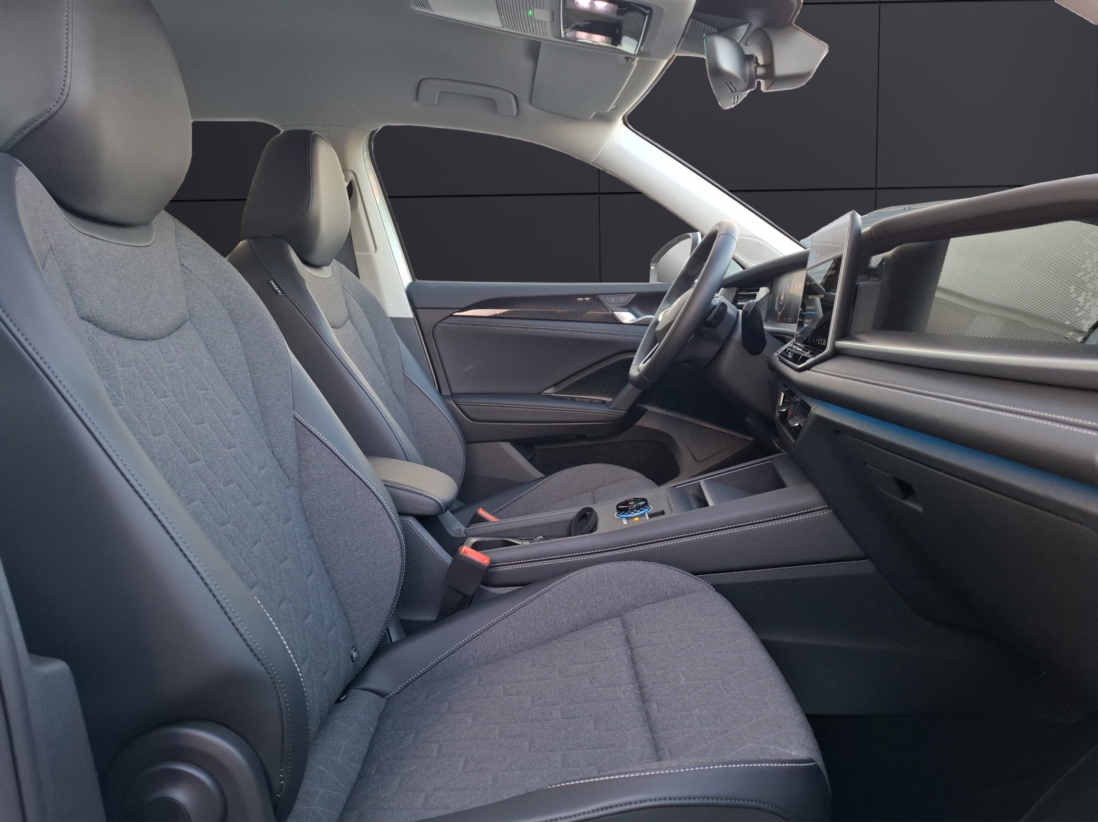 Fahrzeugabbildung Volkswagen Tayron TDI Life DSG 4M LED AHK Navi AID ACC RFK SH 18