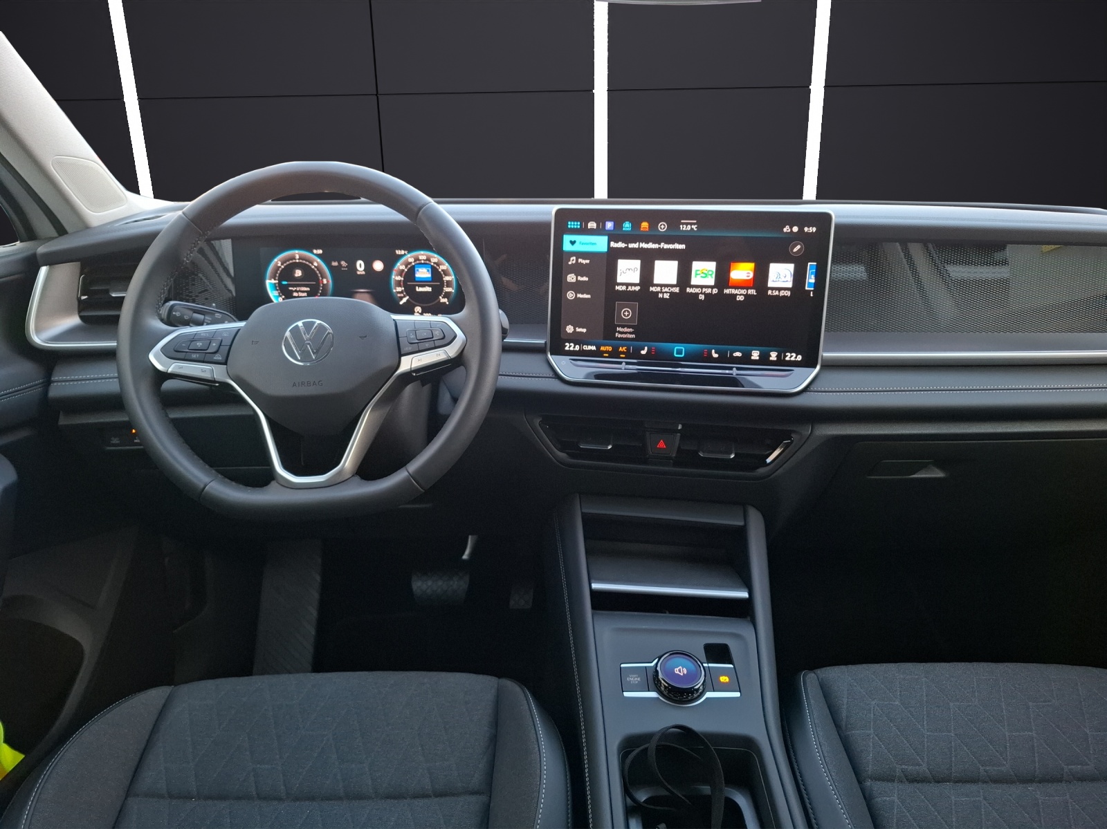 Fahrzeugabbildung Volkswagen Tayron TDI Life DSG 4M LED AHK Navi AID ACC RFK SH 18